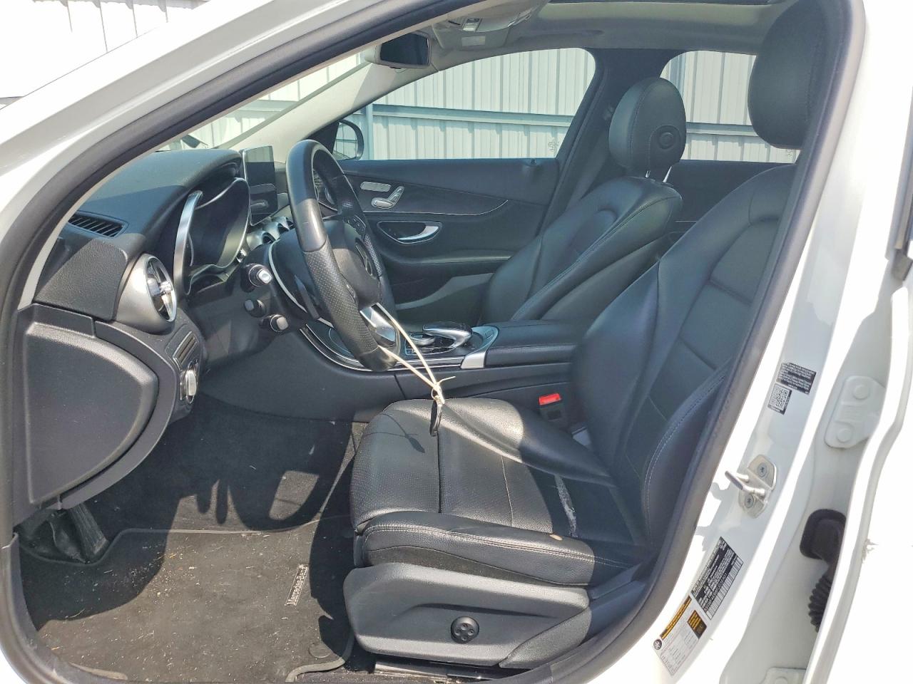 2015 Mercedes-benz C 300 4matic White vin: 55SWF4KB8FU036901