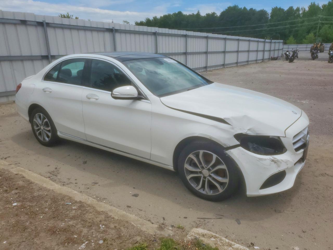 2015 Mercedes-benz C 300 4matic White vin: 55SWF4KB8FU036901