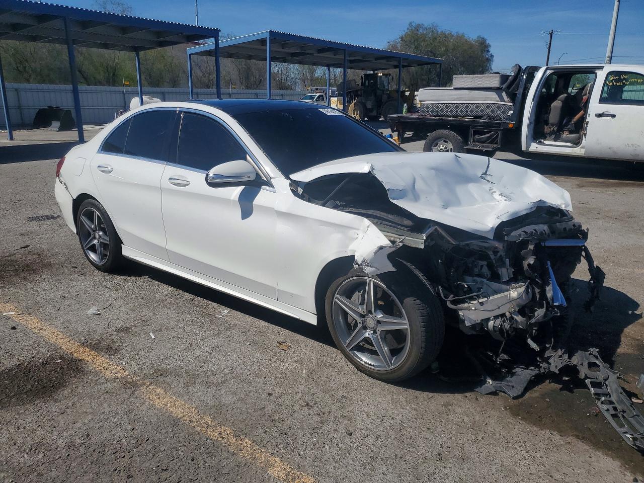 2015 Mercedes-benz C 300 4matic White vin: 55SWF4KB8FU083166