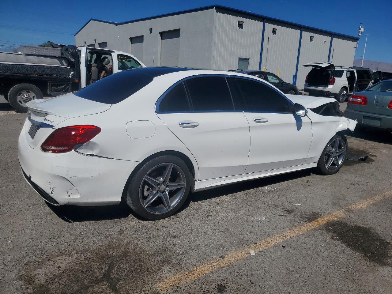 2015 Mercedes-benz C 300 4matic White vin: 55SWF4KB8FU083166
