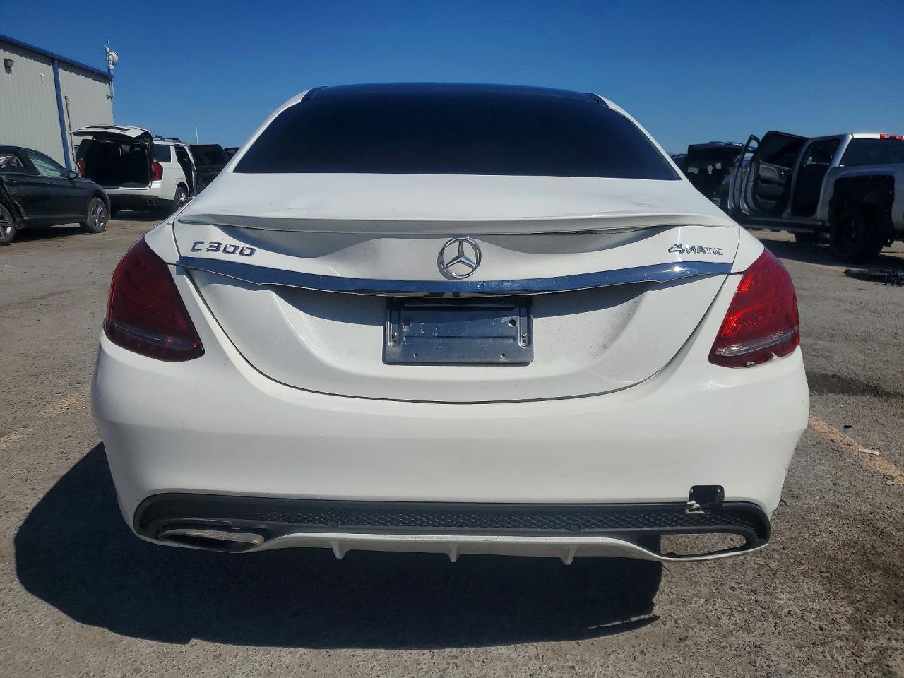 2015 Mercedes-benz C 300 4matic White vin: 55SWF4KB8FU083166