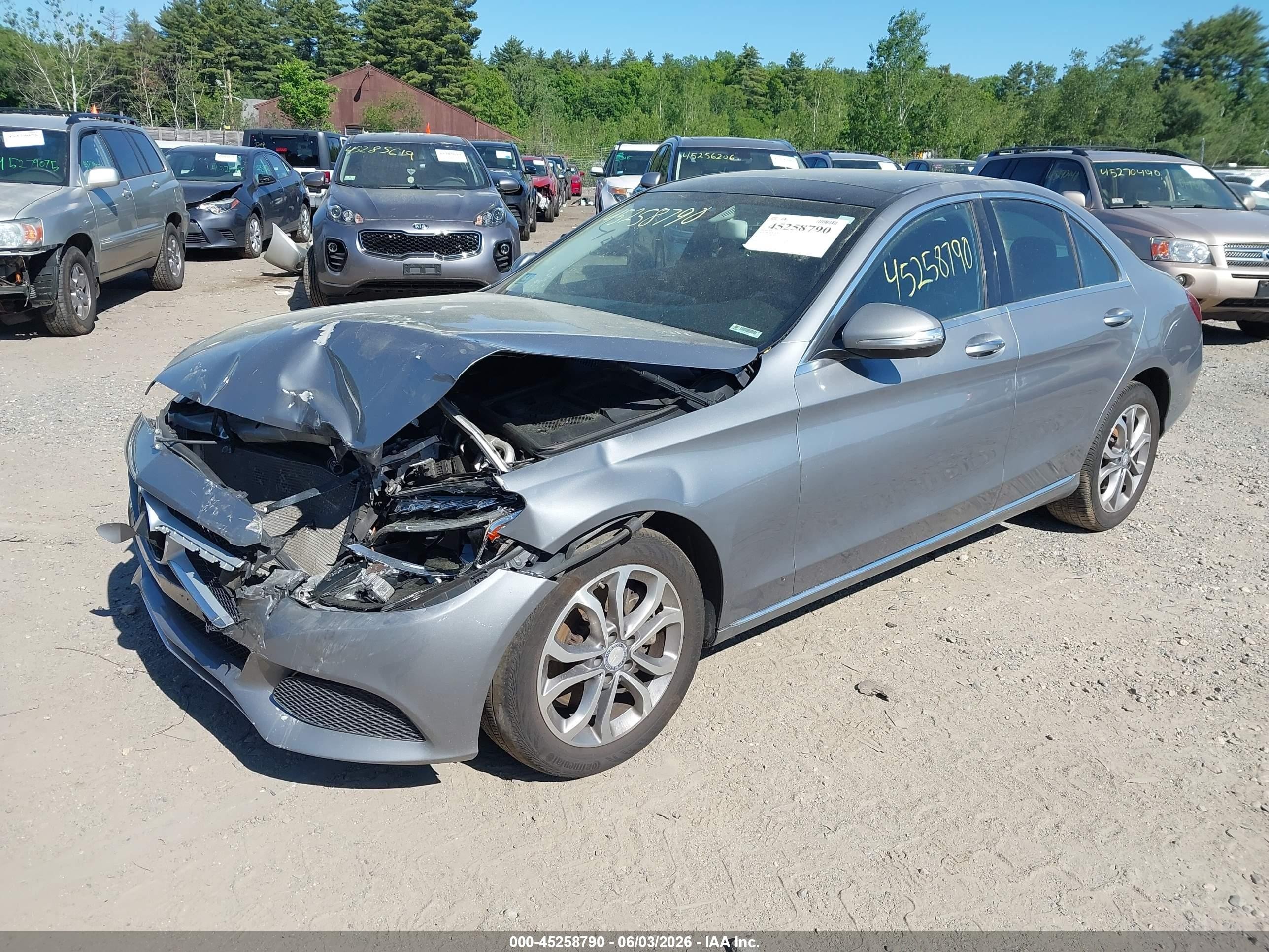 2015 Mercedes-benz C 300 4matic Silver vin: 55SWF4KB8FU087105