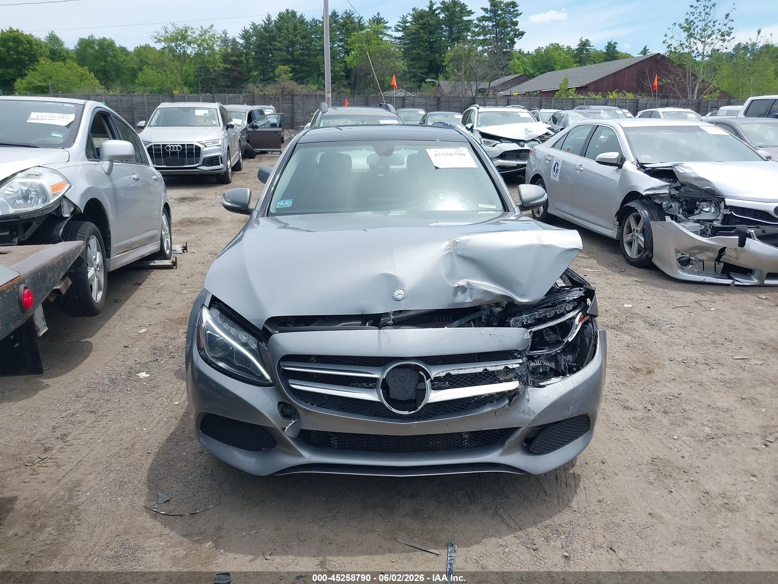 2015 Mercedes-benz C 300 4matic Silver vin: 55SWF4KB8FU087105
