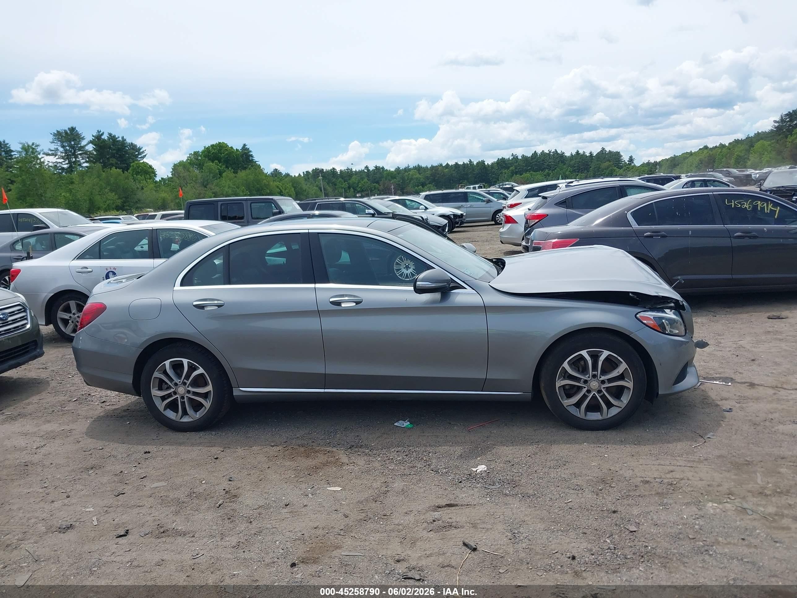 2015 Mercedes-benz C 300 4matic Silver vin: 55SWF4KB8FU087105