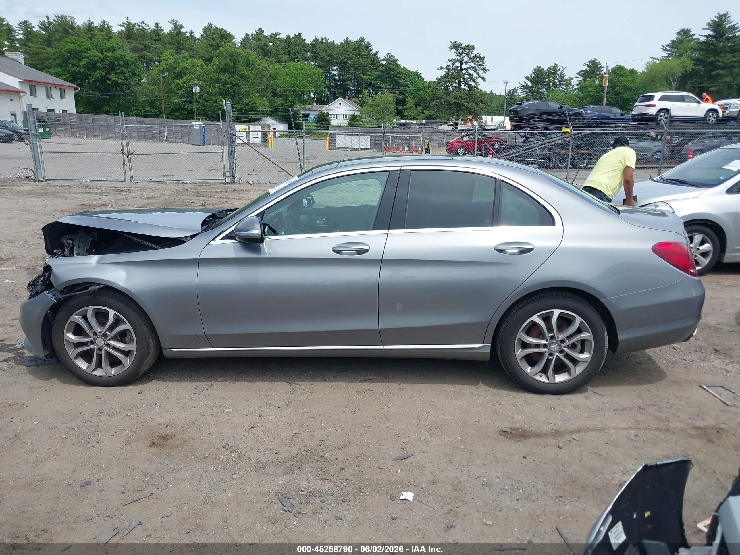 2015 Mercedes-benz C 300 4matic Silver vin: 55SWF4KB8FU087105