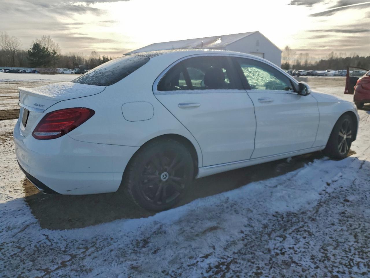 2015 Mercedes-benz C 300 4matic White vin: 55SWF4KB8FU088447