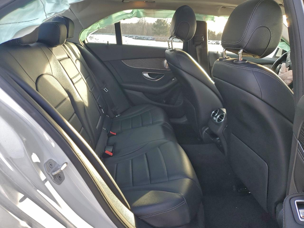 2015 Mercedes-benz C 300 4matic White vin: 55SWF4KB8FU088447