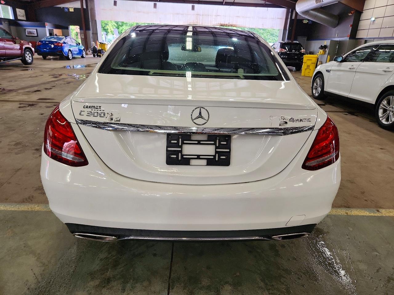 2015 Mercedes-benz C 300 4matic White vin: 55SWF4KB8FU095267