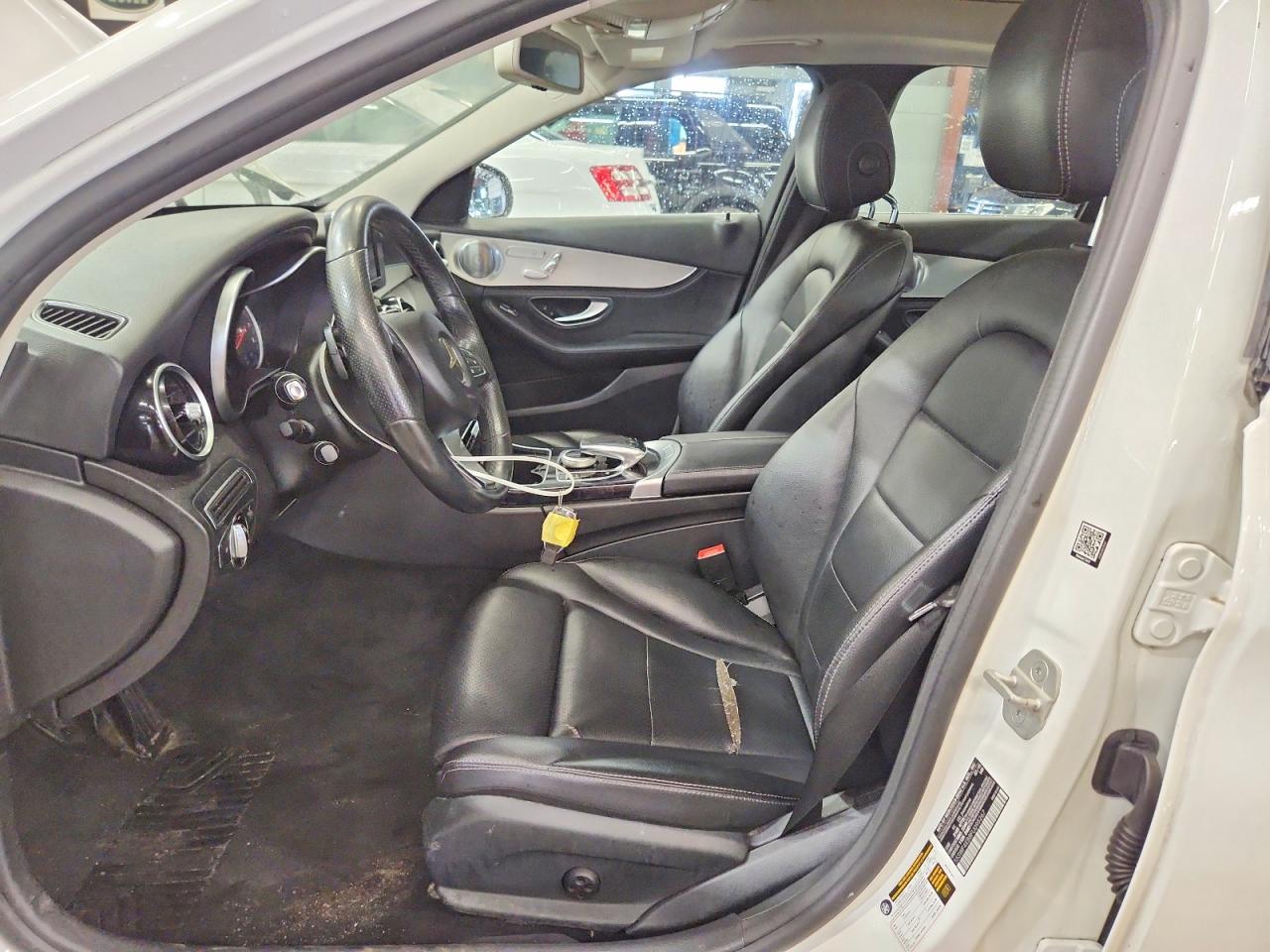 2015 Mercedes-benz C 300 4matic White vin: 55SWF4KB8FU095267