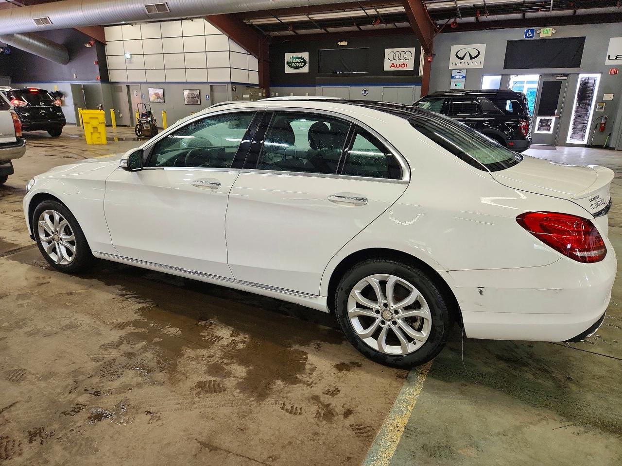 2015 Mercedes-benz C 300 4matic White vin: 55SWF4KB8FU095267