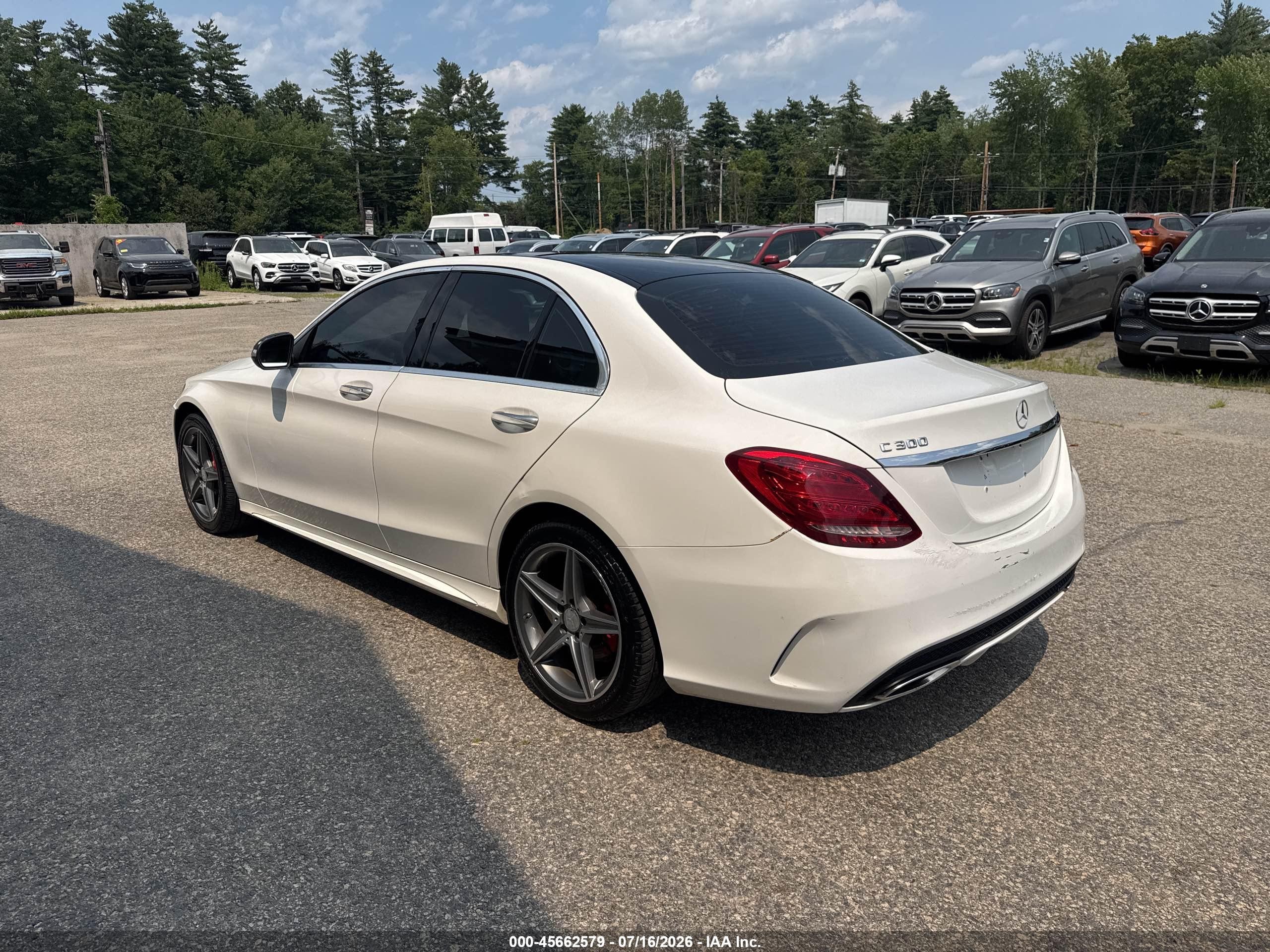 2015 Mercedes-benz C 300 Sport 4matic White vin: 55SWF4KB9FU000313
