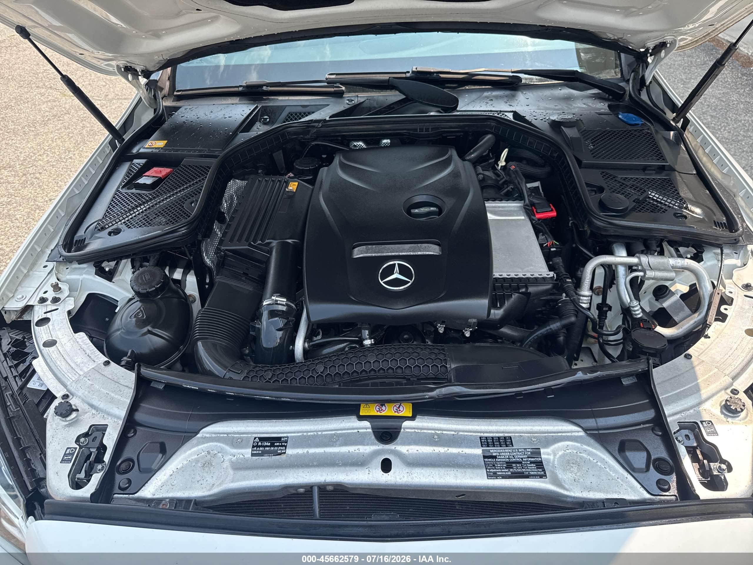 2015 Mercedes-benz C 300 Sport 4matic White vin: 55SWF4KB9FU000313