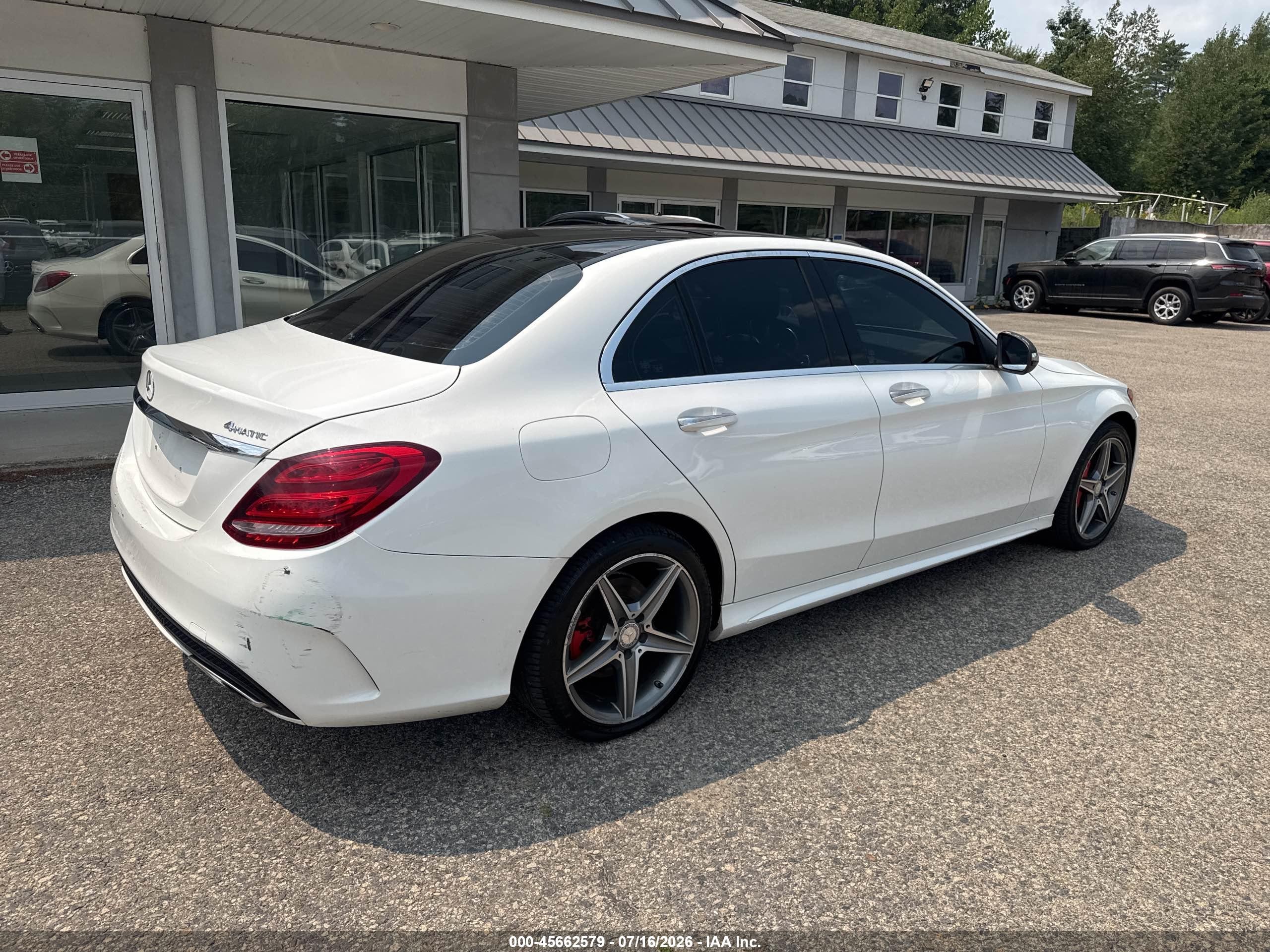 2015 Mercedes-benz C 300 Sport 4matic White vin: 55SWF4KB9FU000313