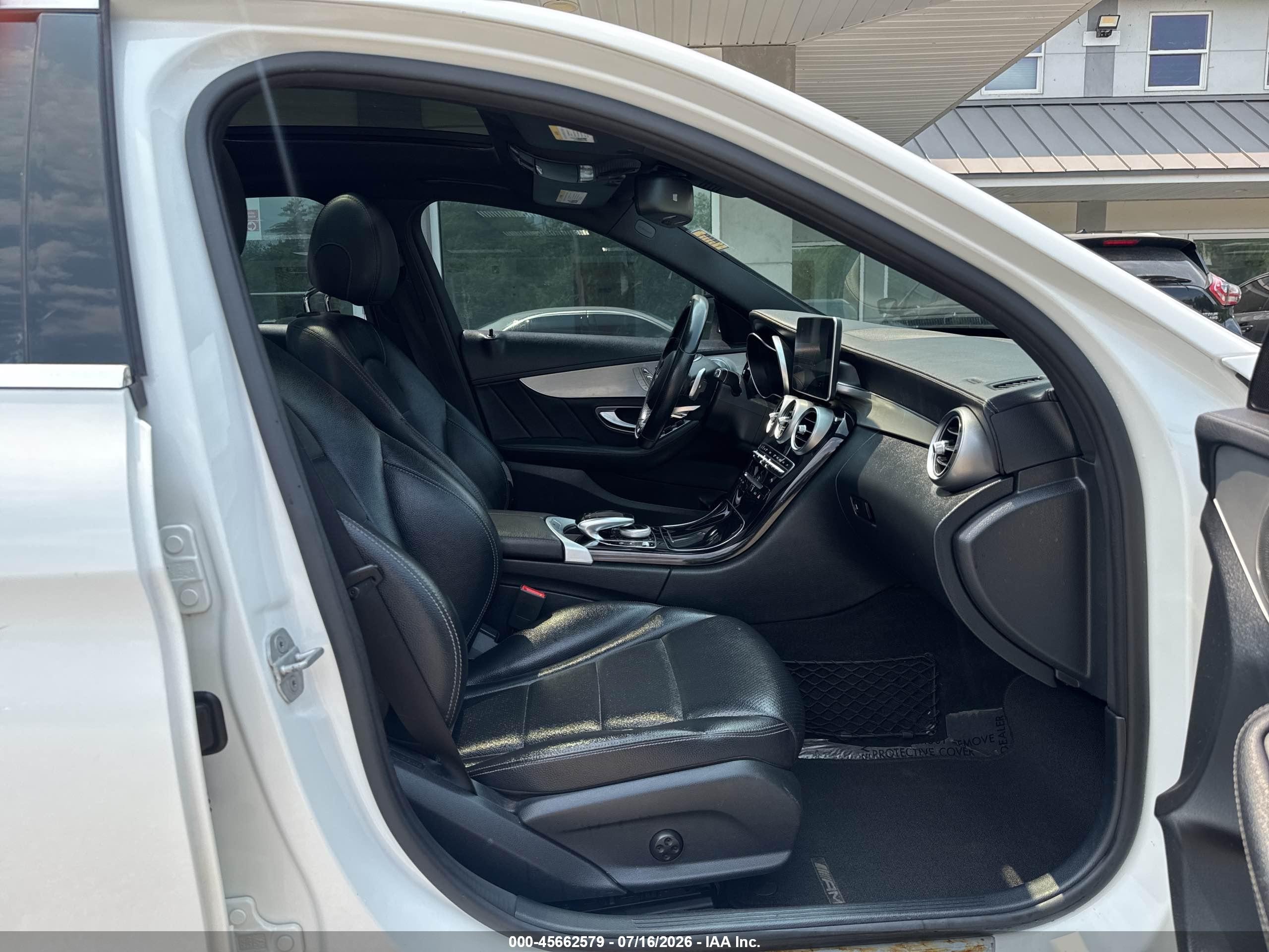 2015 Mercedes-benz C 300 Sport 4matic White vin: 55SWF4KB9FU000313