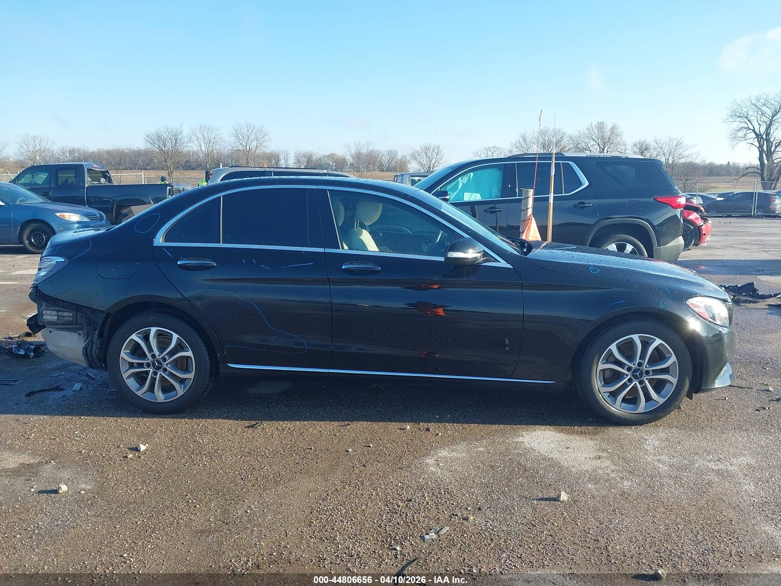 2015 Mercedes-benz C 300 4matic Черный vin: 55SWF4KB9FU004782