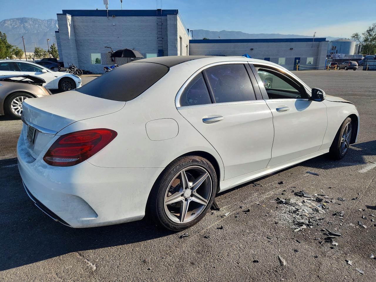 2015 Mercedes-benz C 300 4matic White vin: 55SWF4KB9FU007312