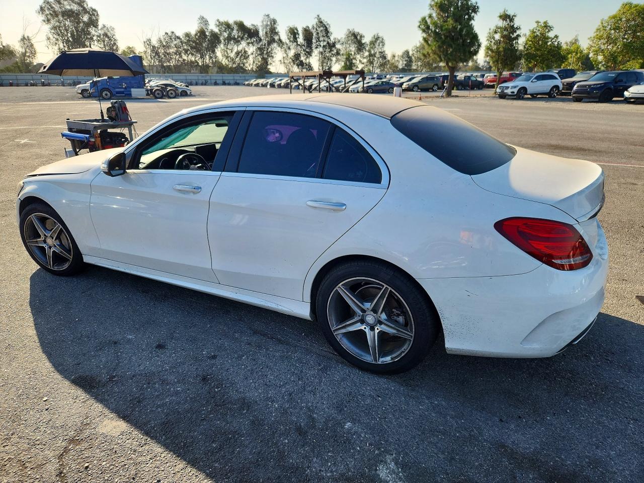 2015 Mercedes-benz C 300 4matic White vin: 55SWF4KB9FU007312