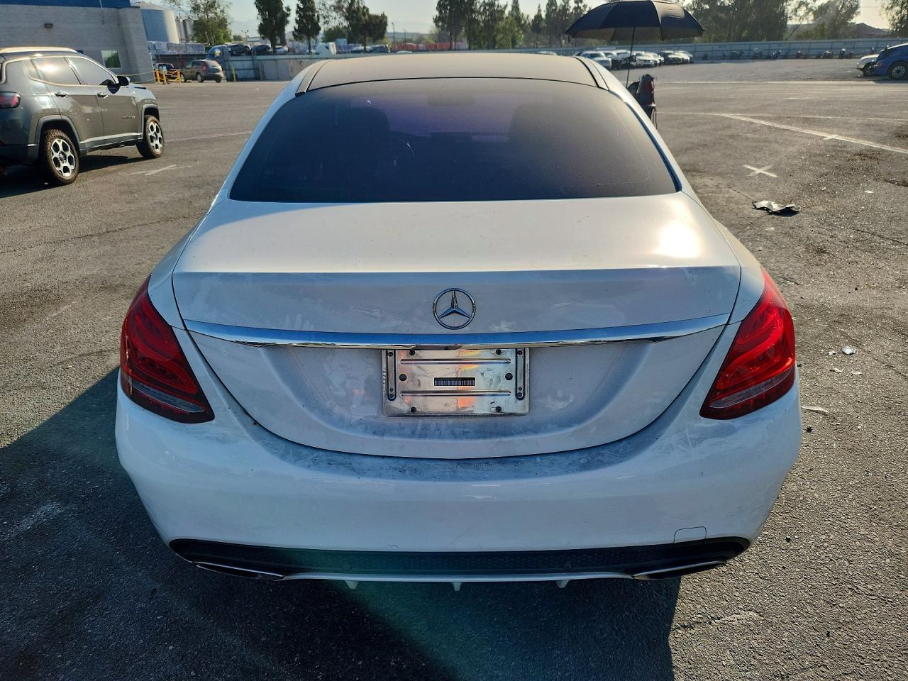 2015 Mercedes-benz C 300 4matic White vin: 55SWF4KB9FU007312