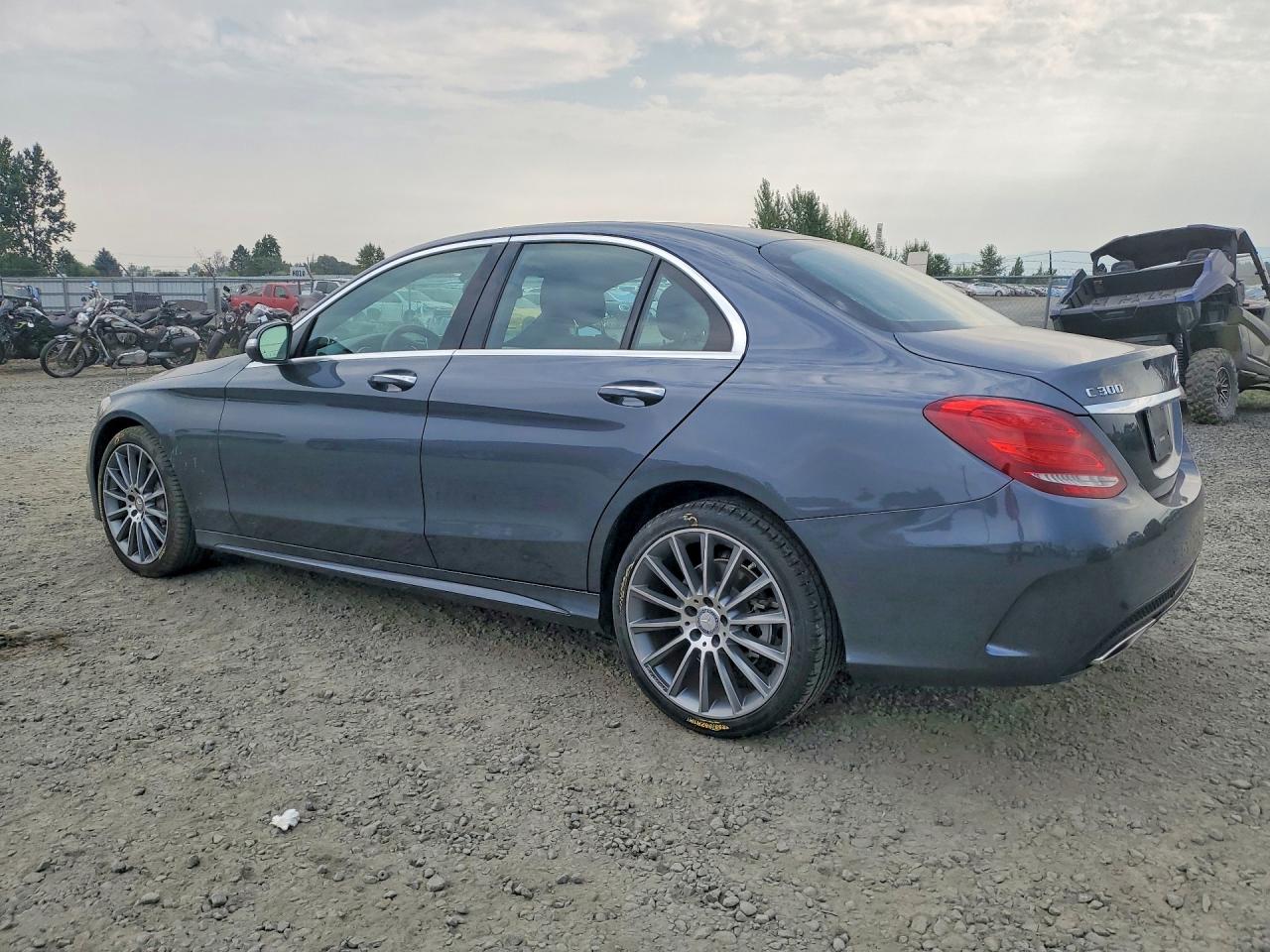 2015 Mercedes-benz C 300 4matic Угольный vin: 55SWF4KB9FU007813