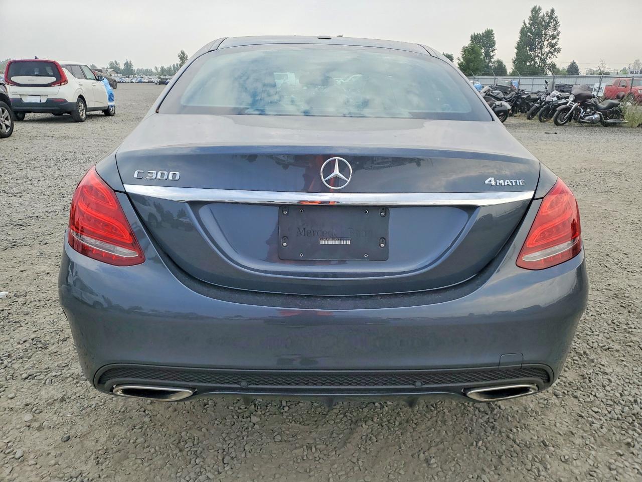 2015 Mercedes-benz C 300 4matic Угольный vin: 55SWF4KB9FU007813