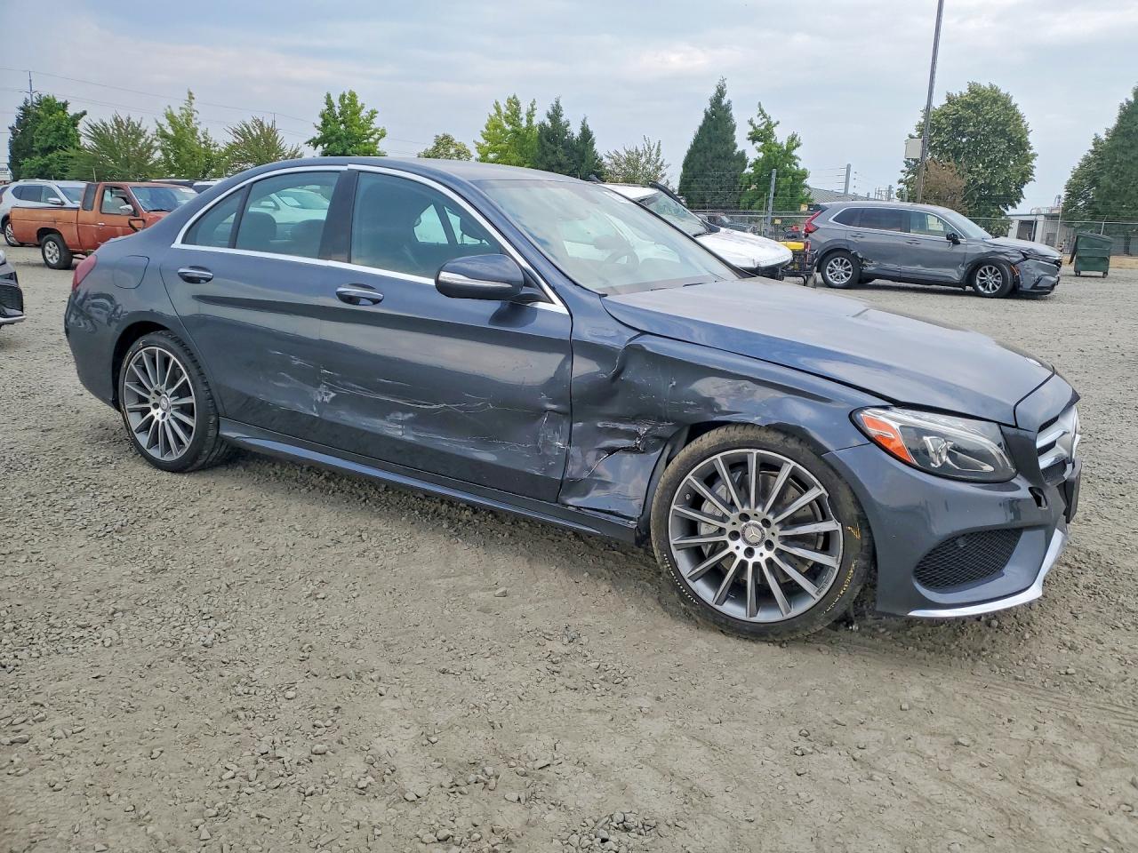 2015 Mercedes-benz C 300 4matic Угольный vin: 55SWF4KB9FU007813