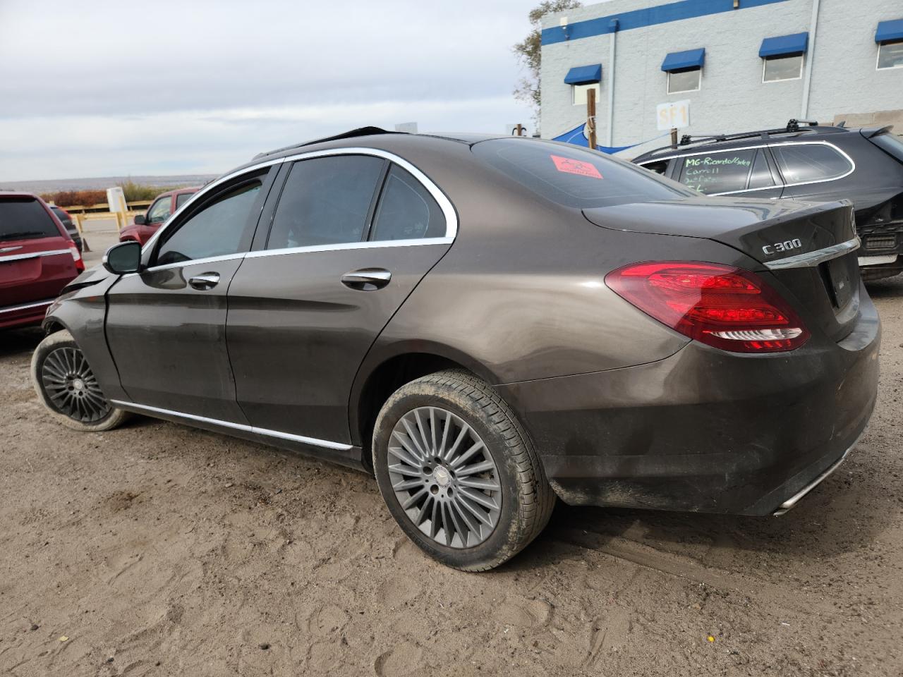 2015 Mercedes-benz C 300 4matic Золотой vin: 55SWF4KB9FU014924
