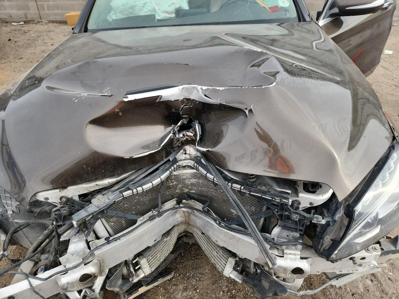 2015 Mercedes-benz C 300 4matic Золотой vin: 55SWF4KB9FU014924