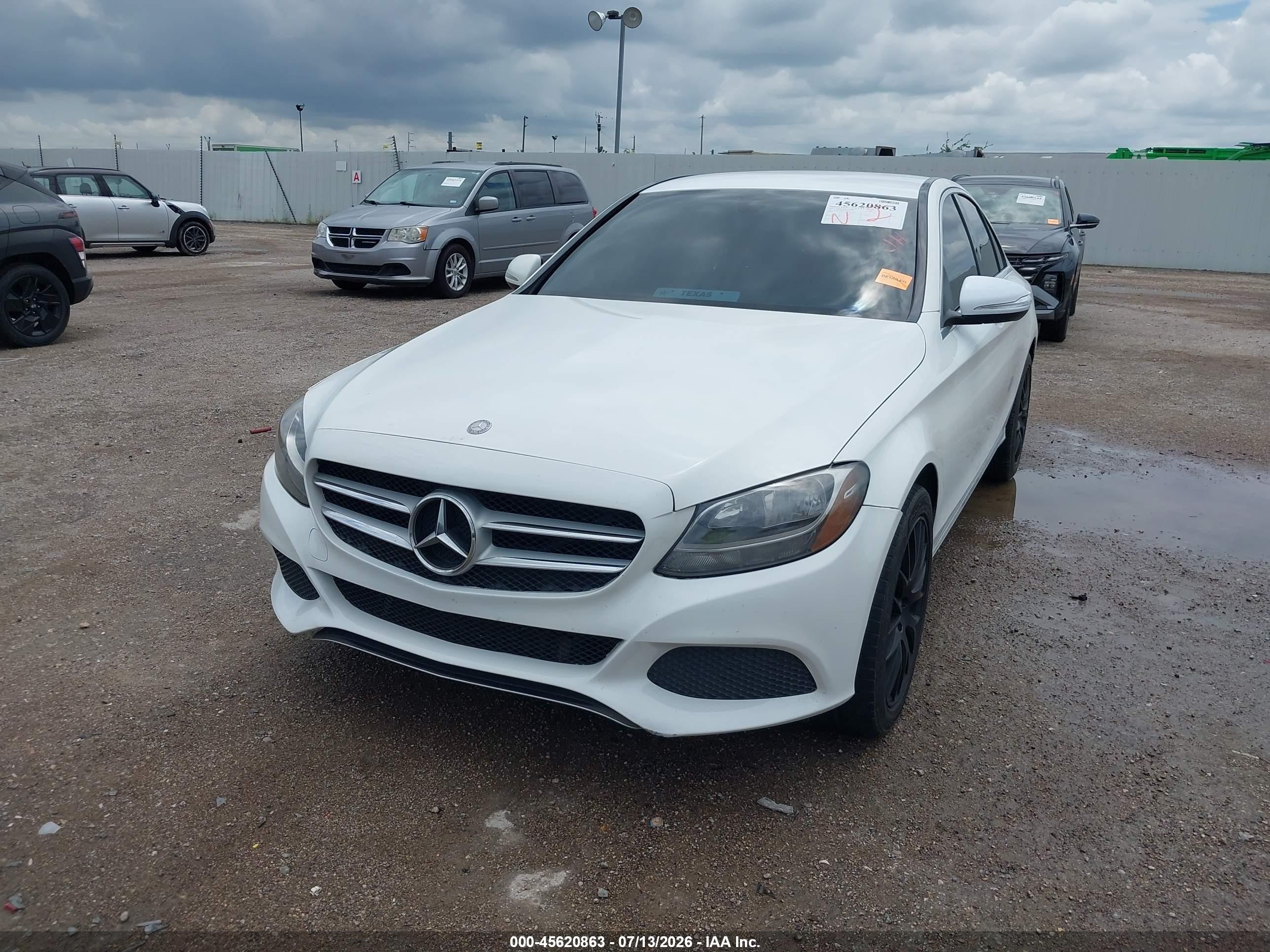 2015 Mercedes-benz C 300 4matic White vin: 55SWF4KB9FU016608