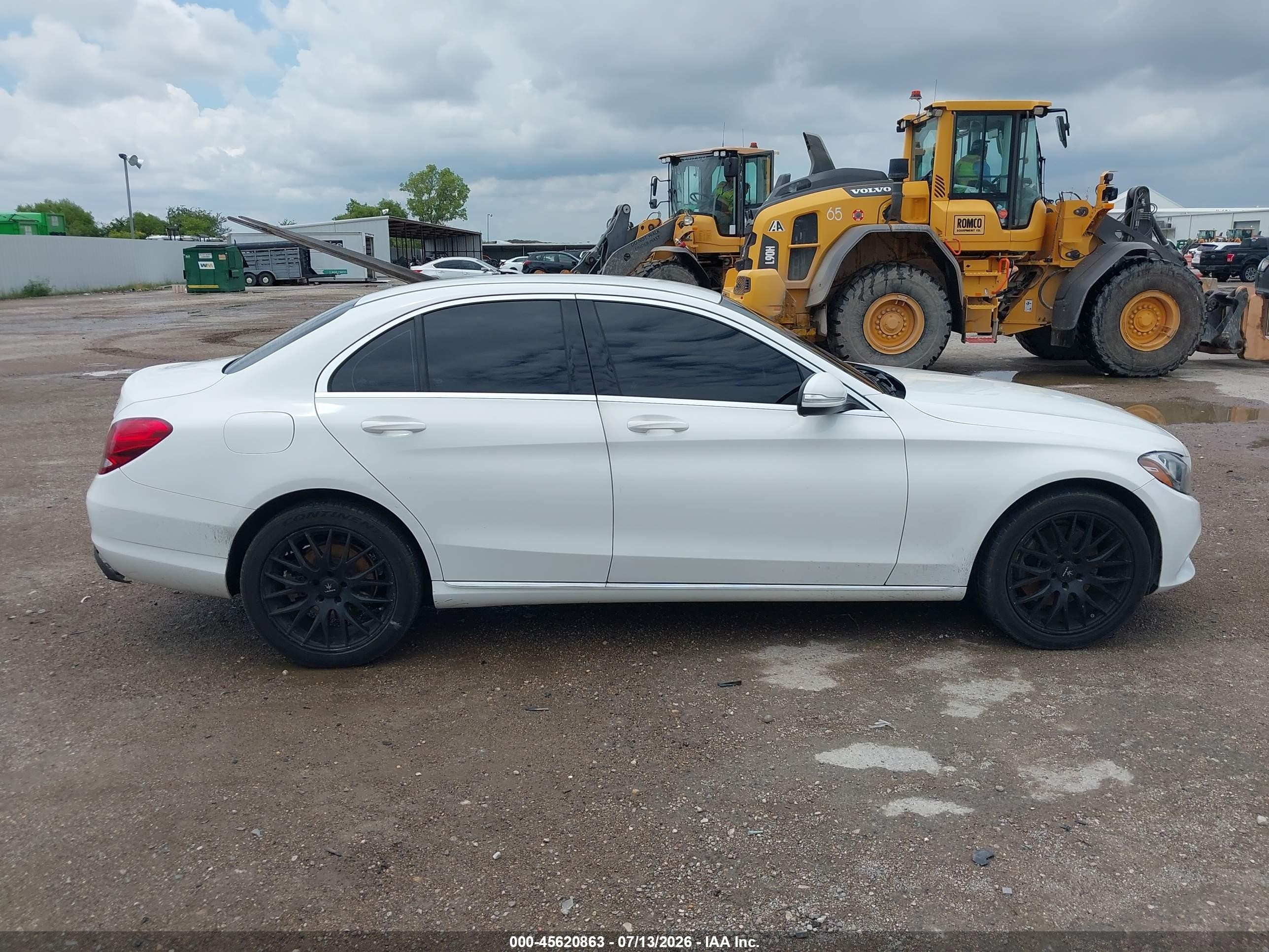 2015 Mercedes-benz C 300 4matic White vin: 55SWF4KB9FU016608