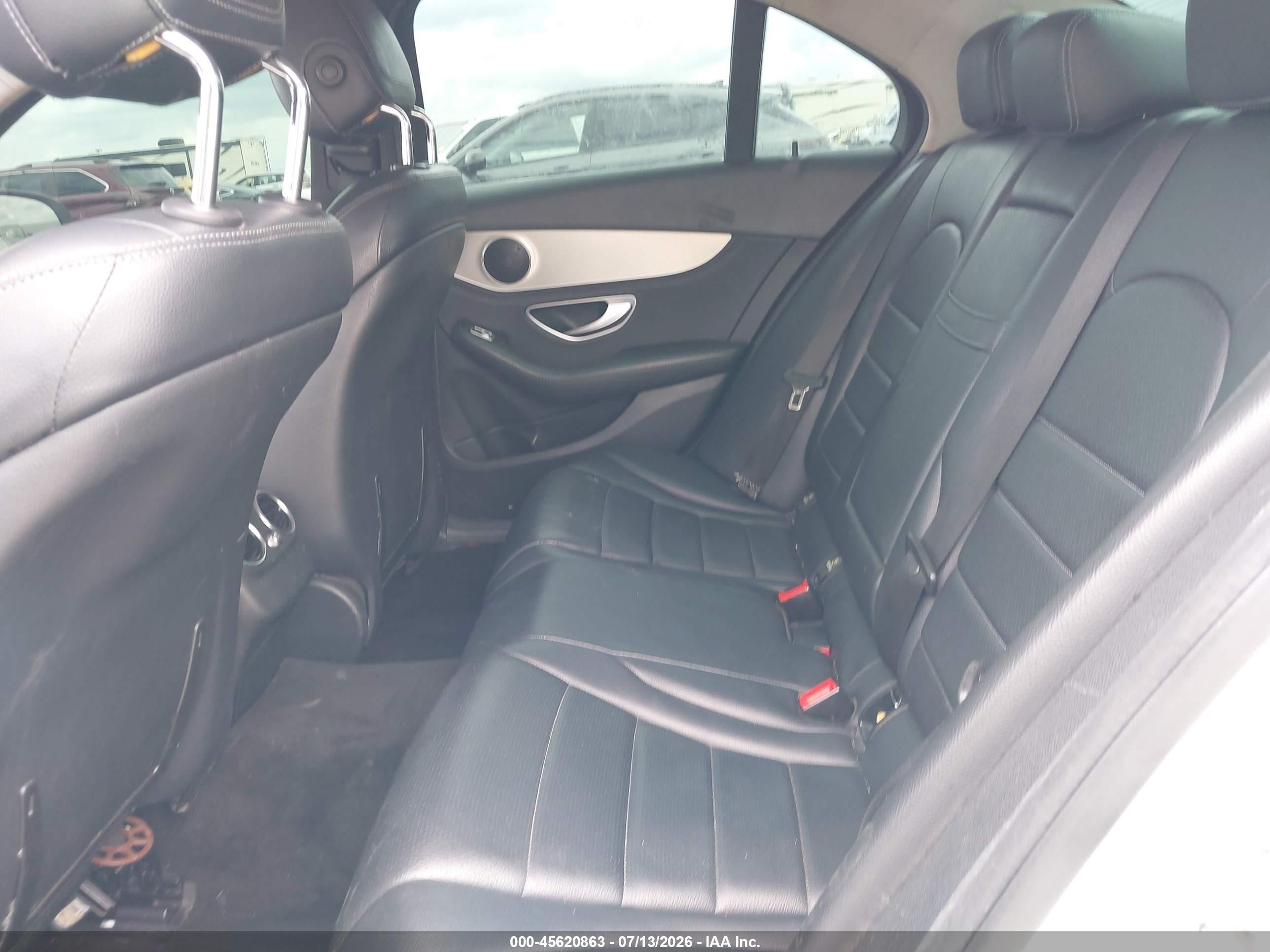 2015 Mercedes-benz C 300 4matic White vin: 55SWF4KB9FU016608