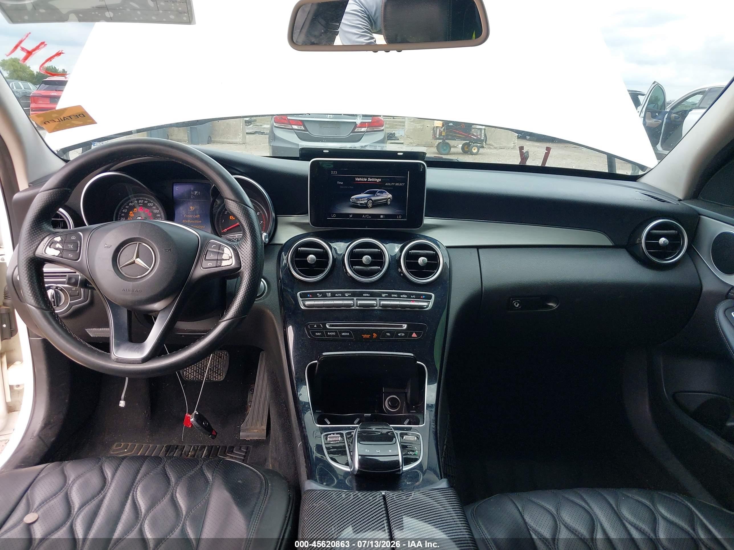 2015 Mercedes-benz C 300 4matic White vin: 55SWF4KB9FU016608