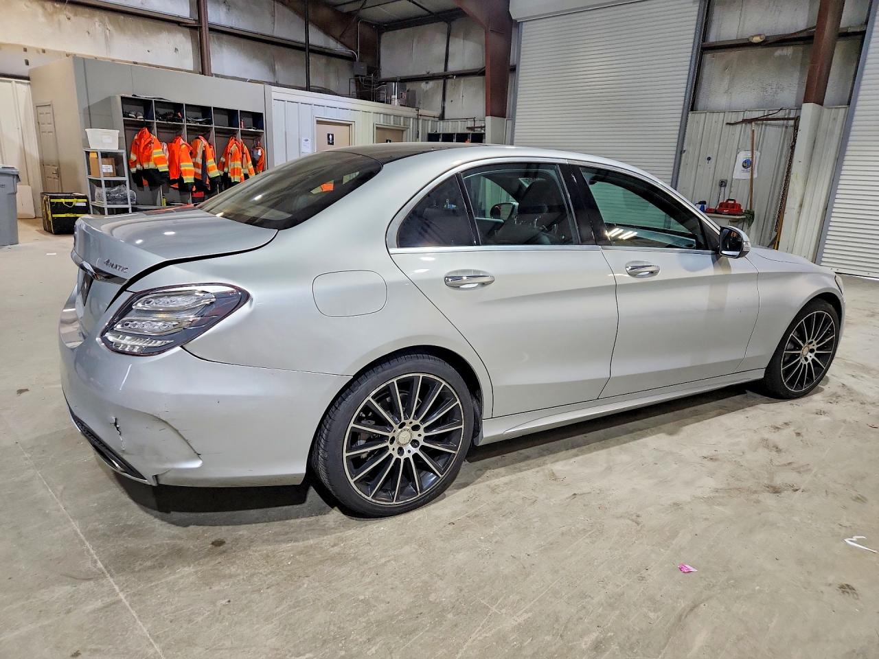 2015 Mercedes-benz C 300 4matic Silver vin: 55SWF4KB9FU020108