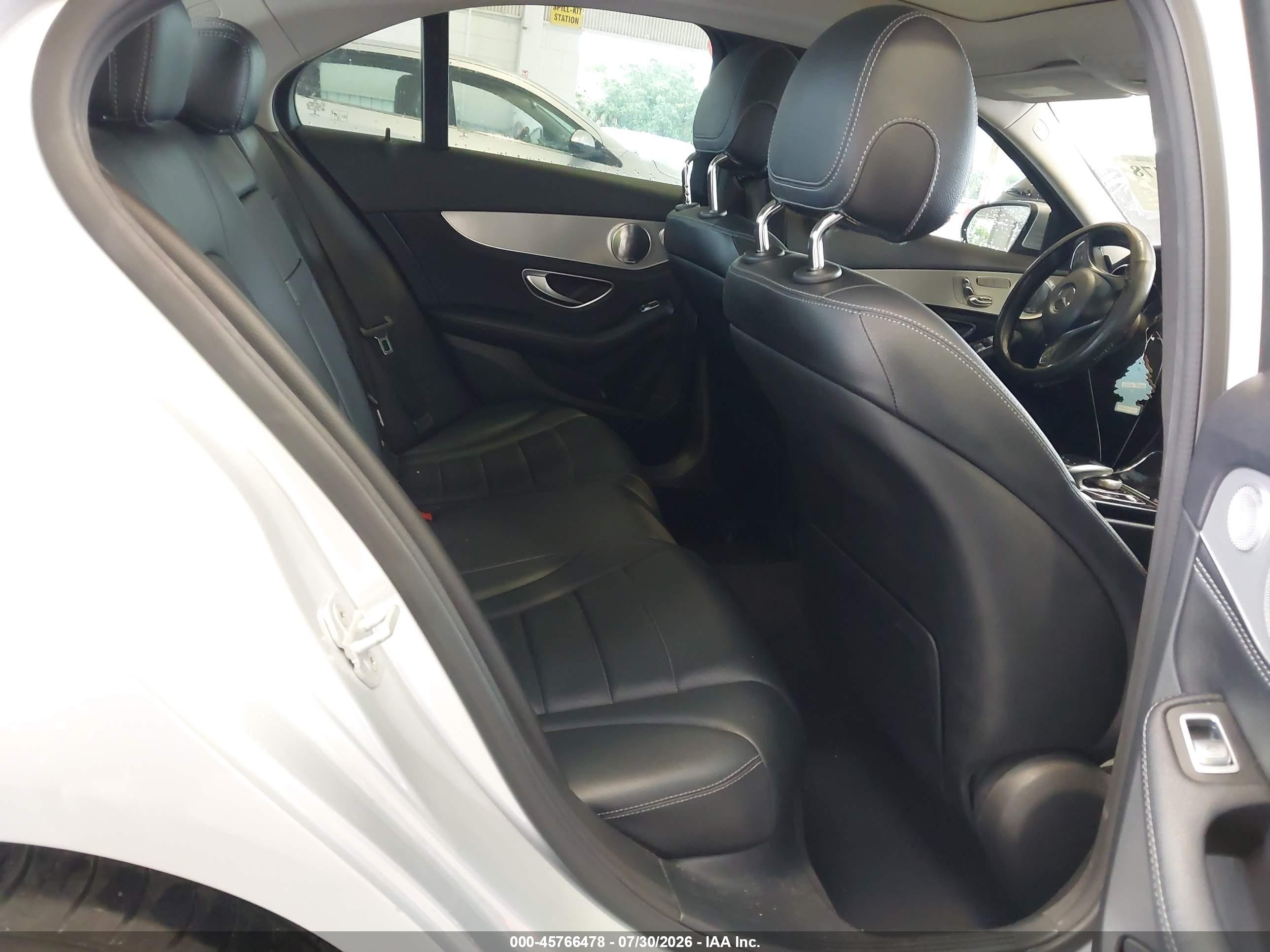 2015 Mercedes-benz C 300 4matic Silver vin: 55SWF4KB9FU022148