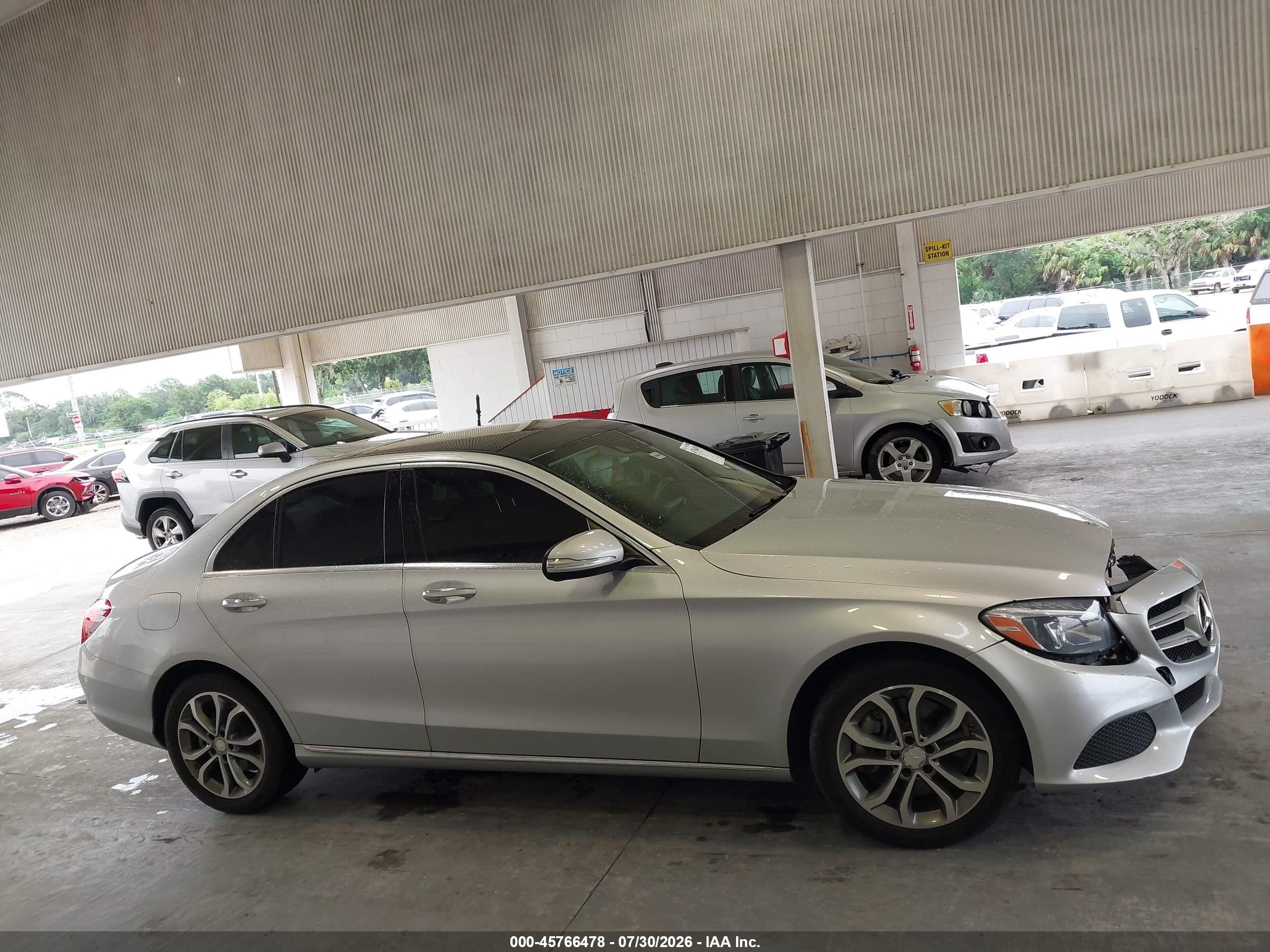 2015 Mercedes-benz C 300 4matic Silver vin: 55SWF4KB9FU022148