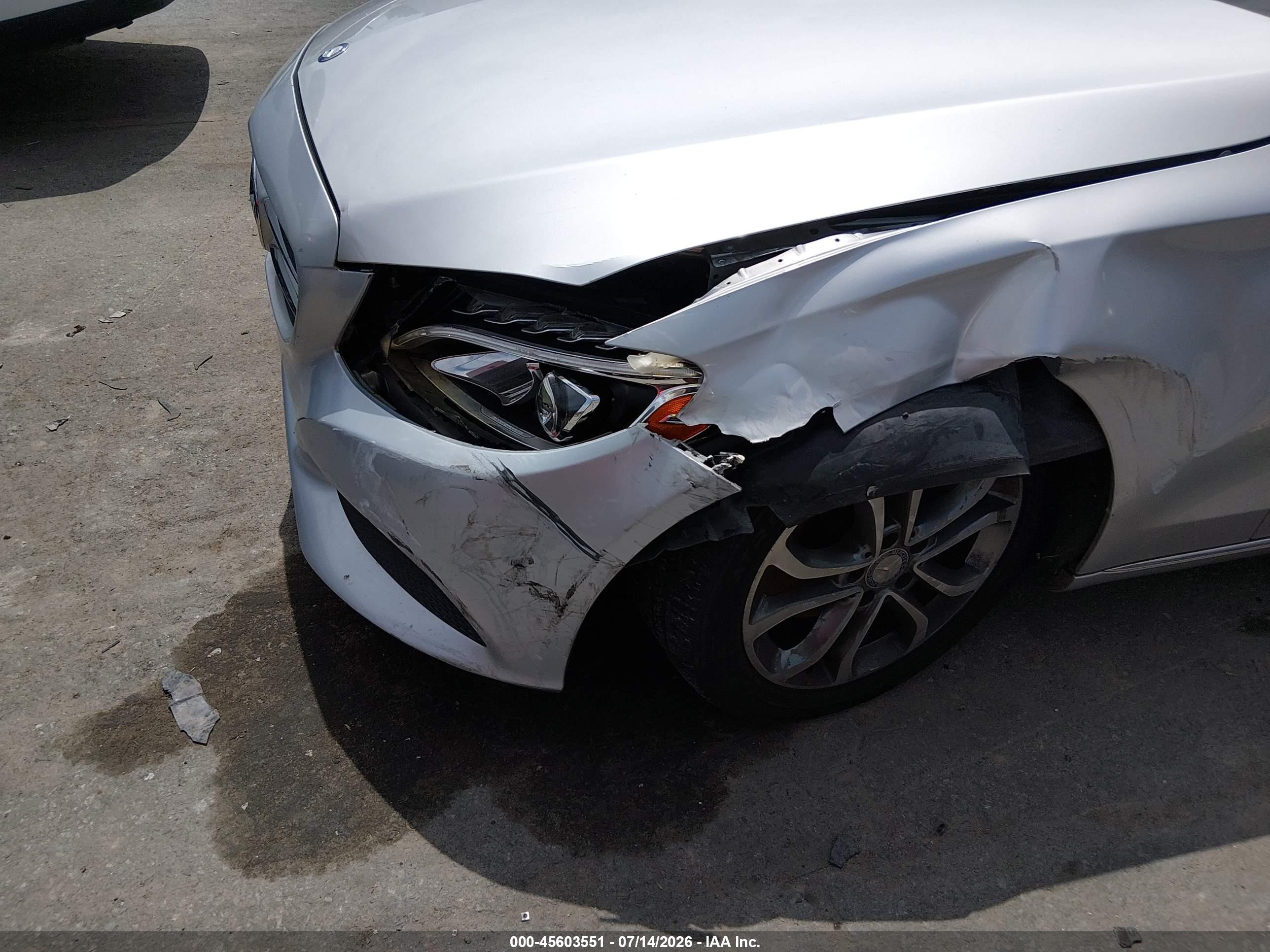 2015 Mercedes-benz C 300 4matic Silver vin: 55SWF4KB9FU026183