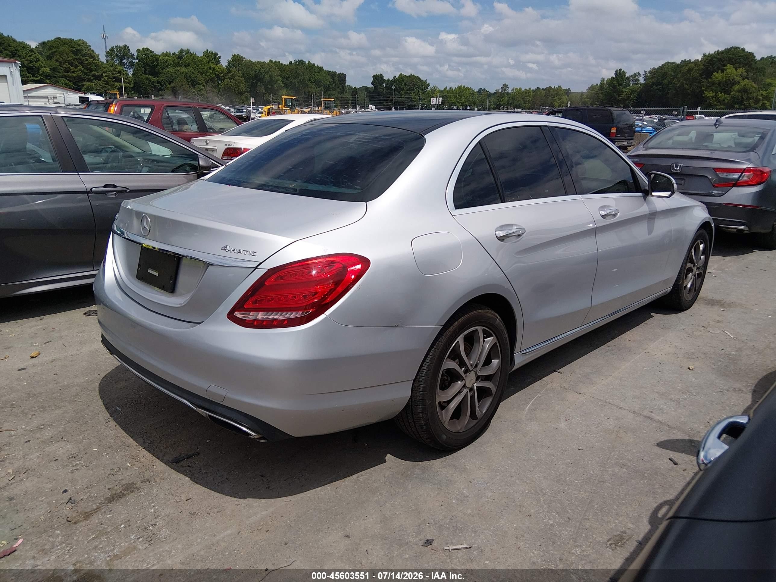 2015 Mercedes-benz C 300 4matic Silver vin: 55SWF4KB9FU026183