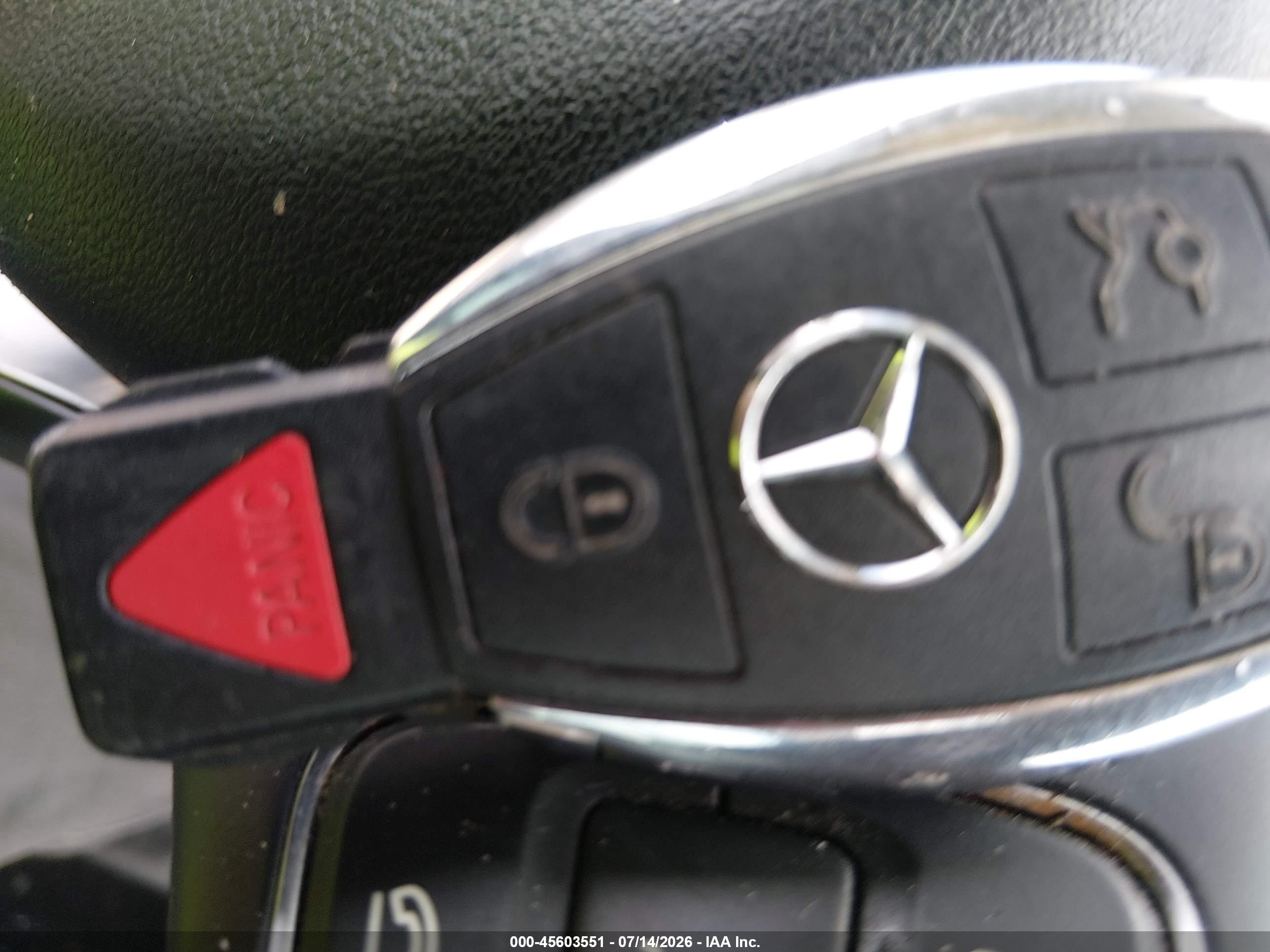 2015 Mercedes-benz C 300 4matic Silver vin: 55SWF4KB9FU026183