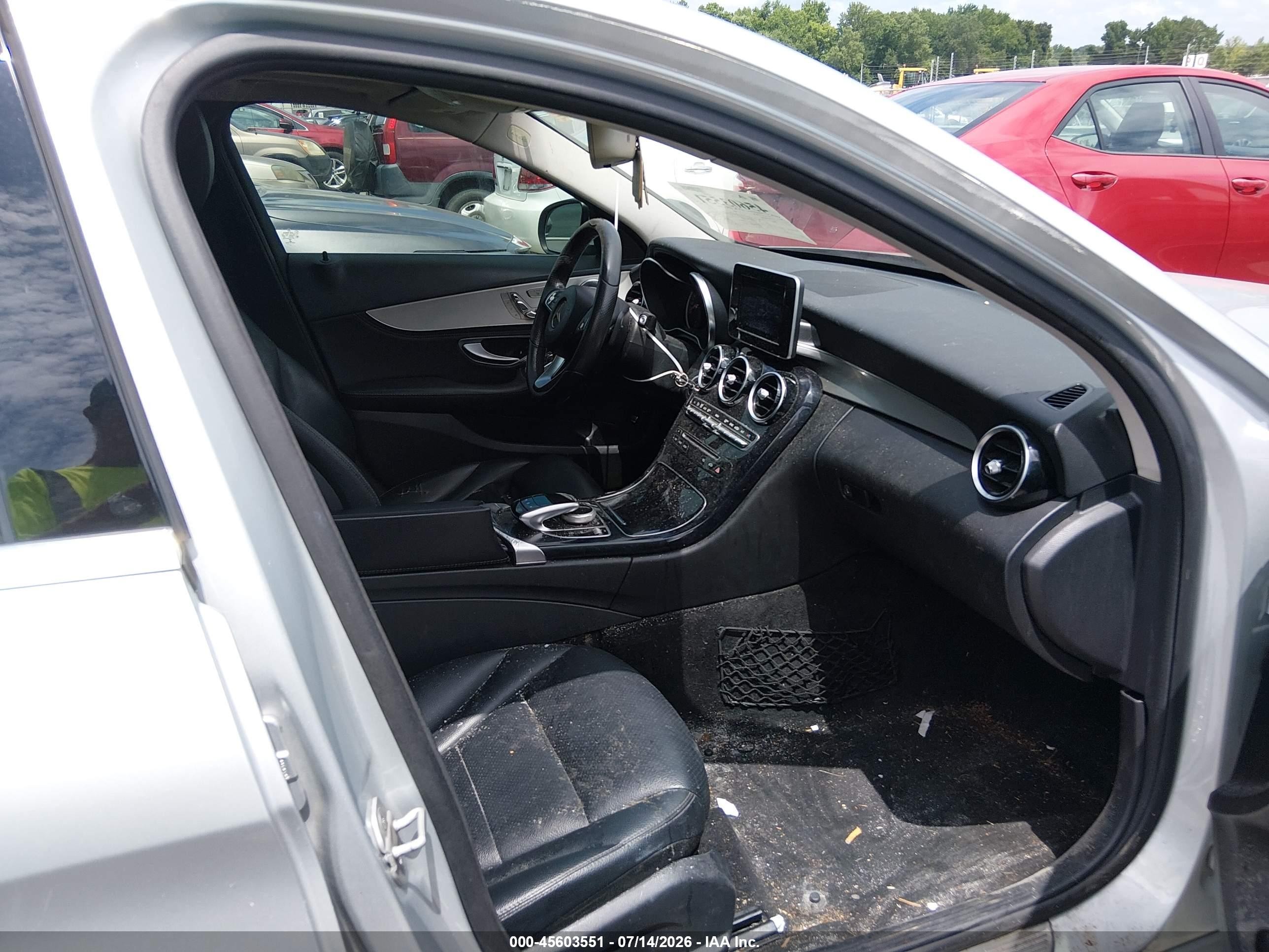 2015 Mercedes-benz C 300 4matic Silver vin: 55SWF4KB9FU026183