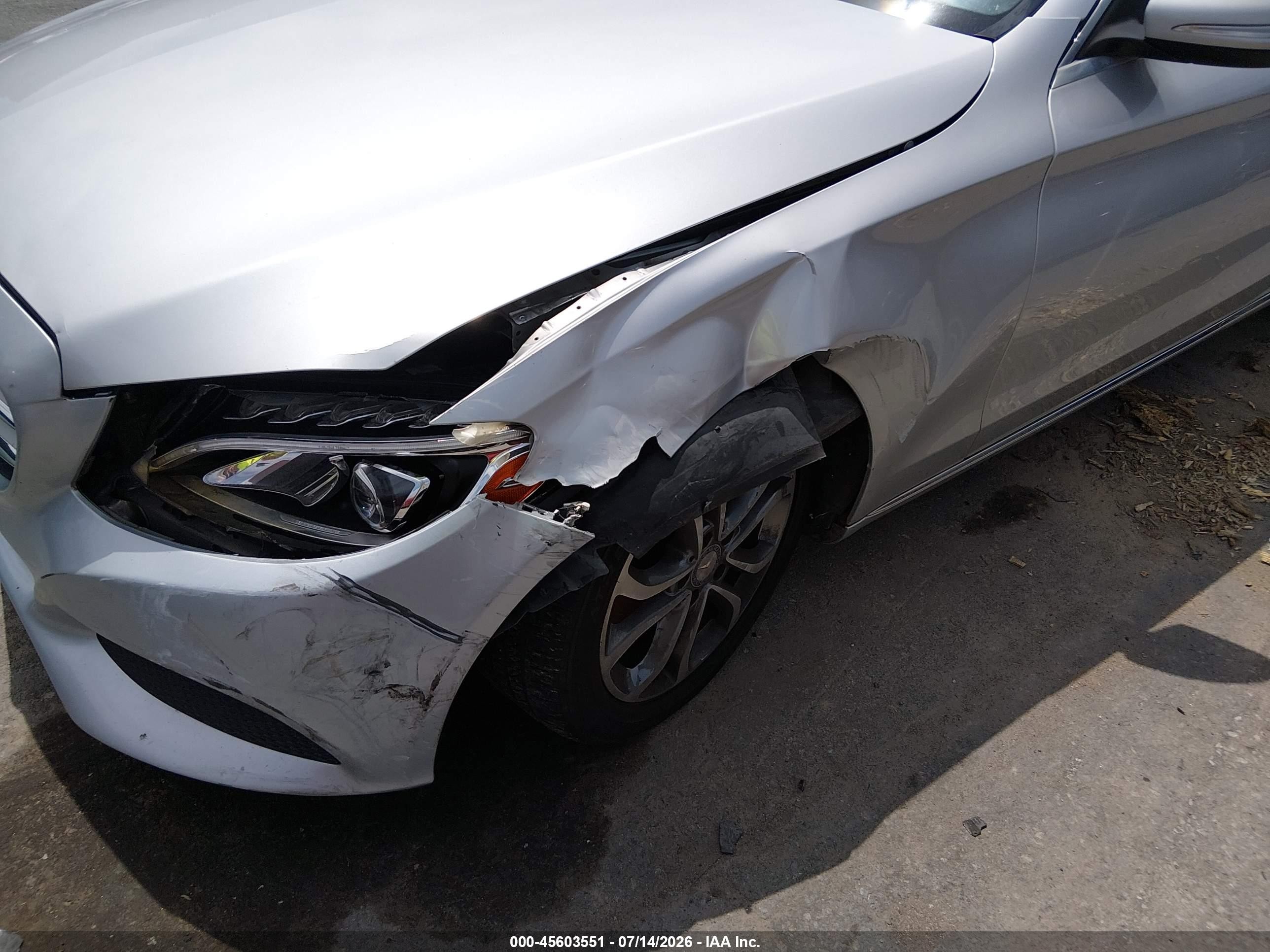 2015 Mercedes-benz C 300 4matic Silver vin: 55SWF4KB9FU026183