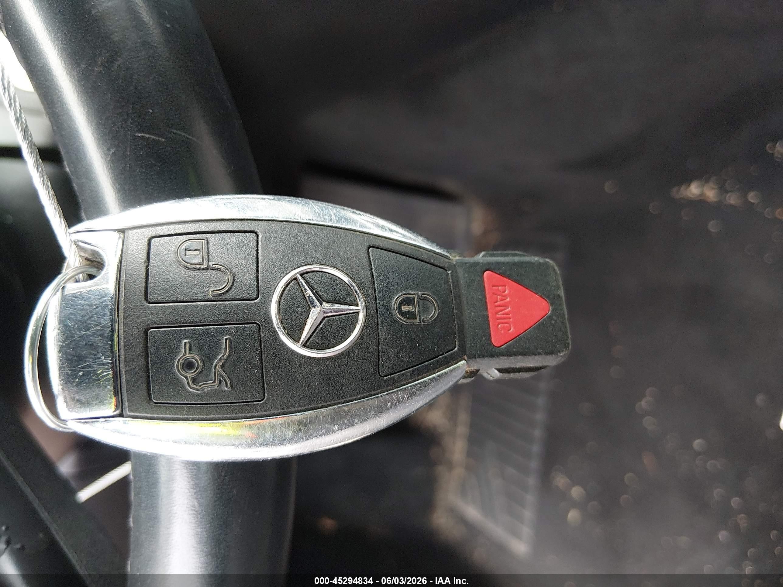 2015 Mercedes-benz C 300 4matic Blue vin: 55SWF4KB9FU031500