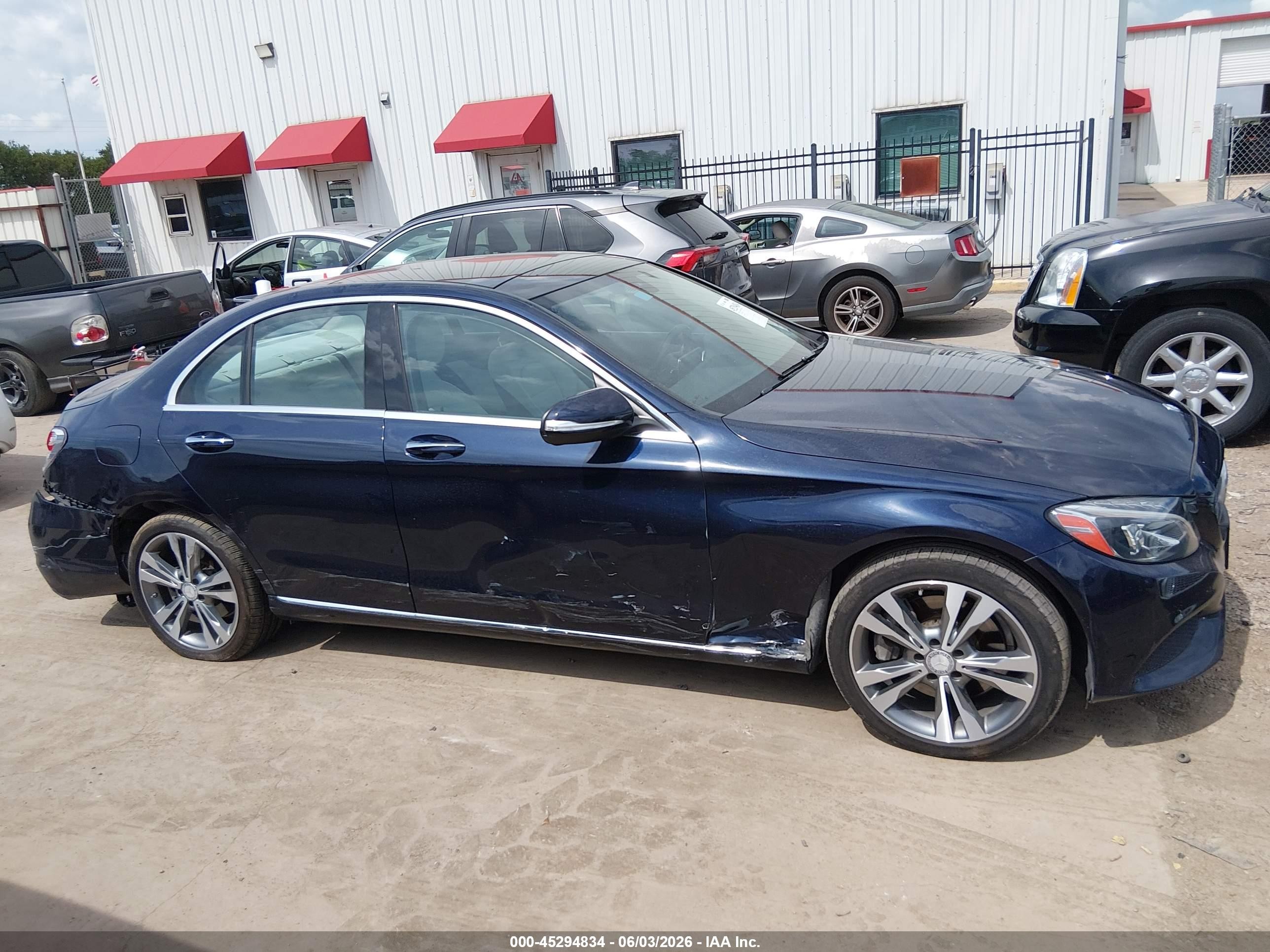 2015 Mercedes-benz C 300 4matic Blue vin: 55SWF4KB9FU031500
