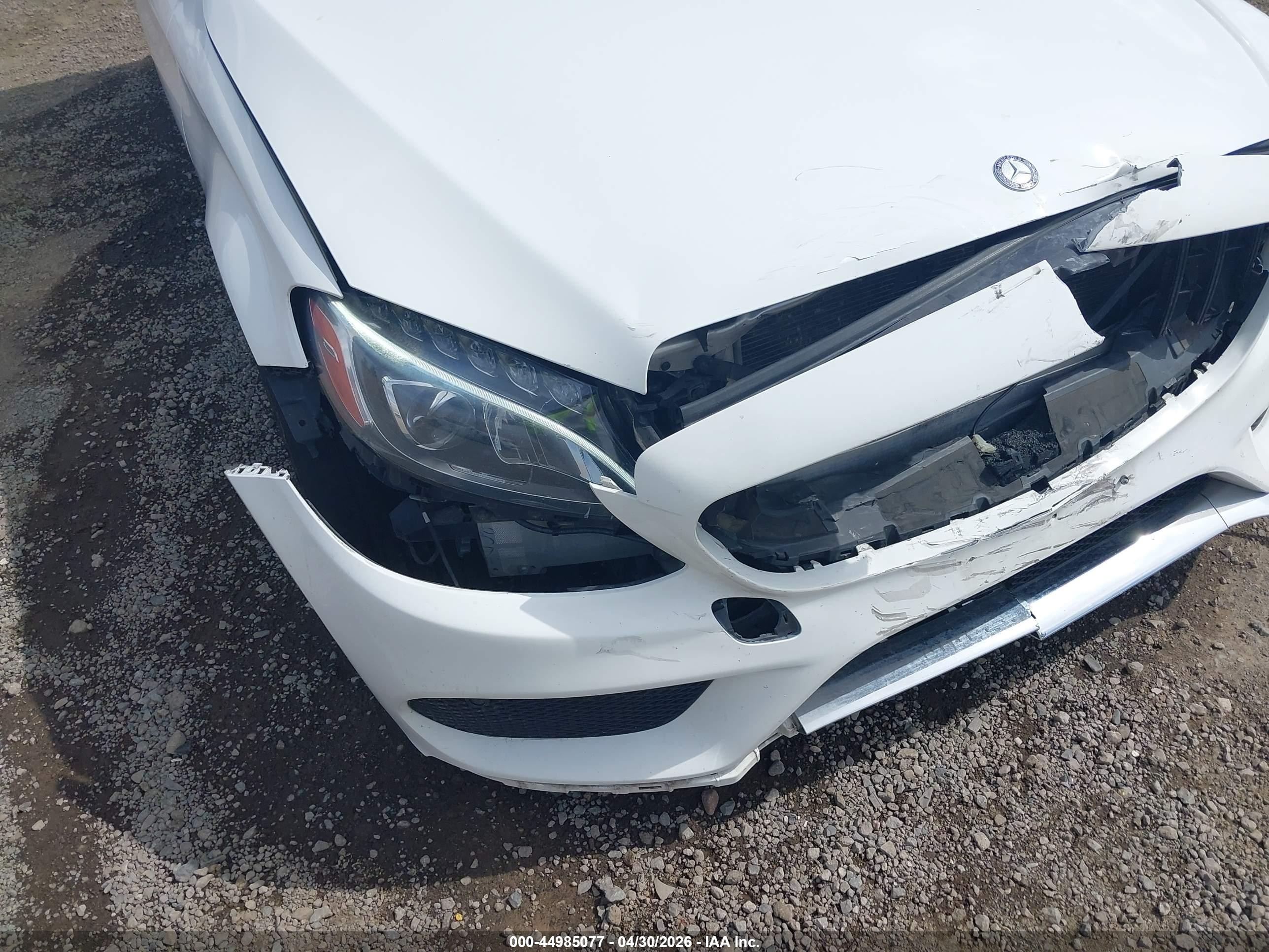 2015 Mercedes-benz C 300 Sport 4matic White vin: 55SWF4KB9FU032341