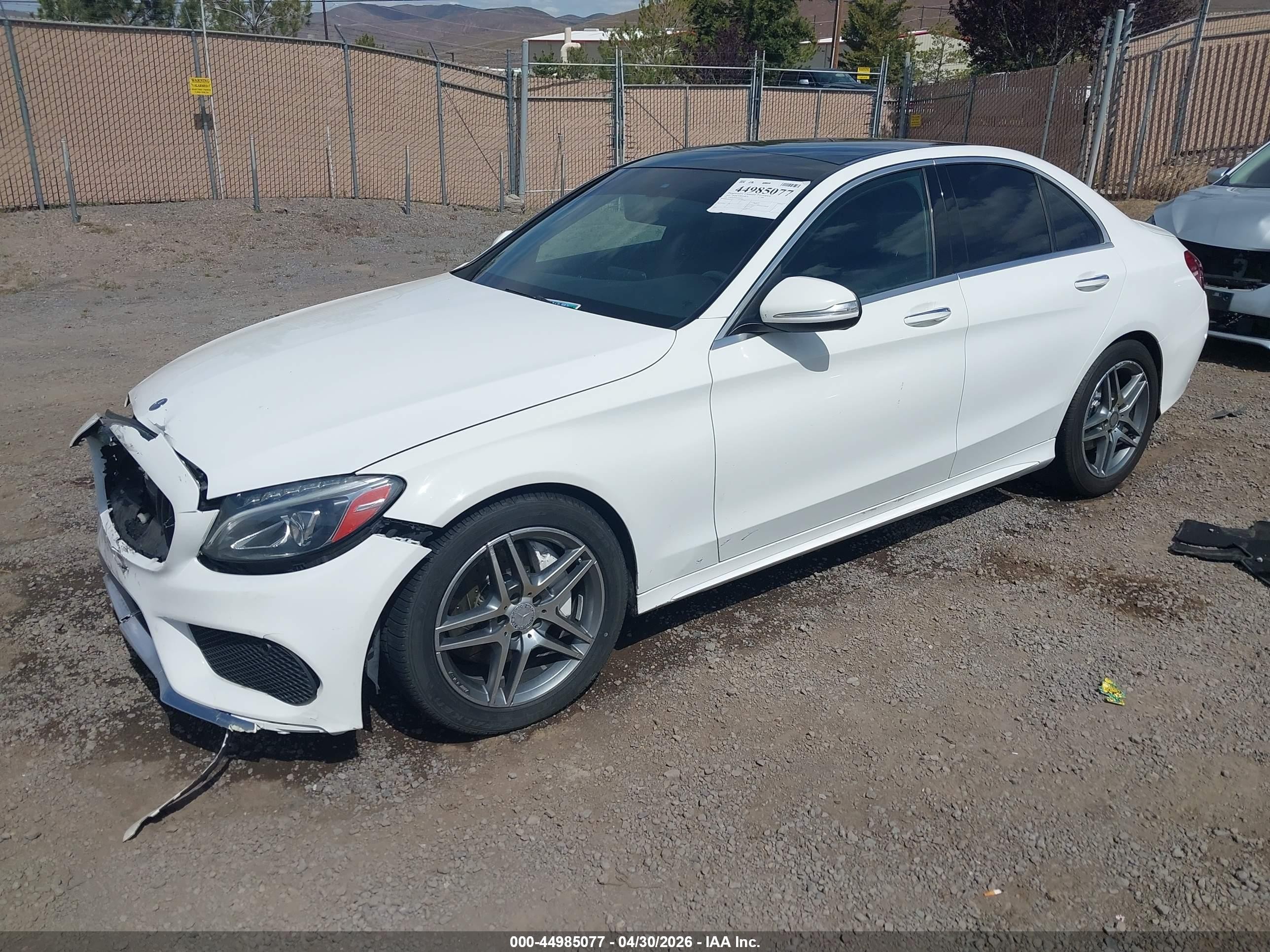 2015 Mercedes-benz C 300 Sport 4matic White vin: 55SWF4KB9FU032341
