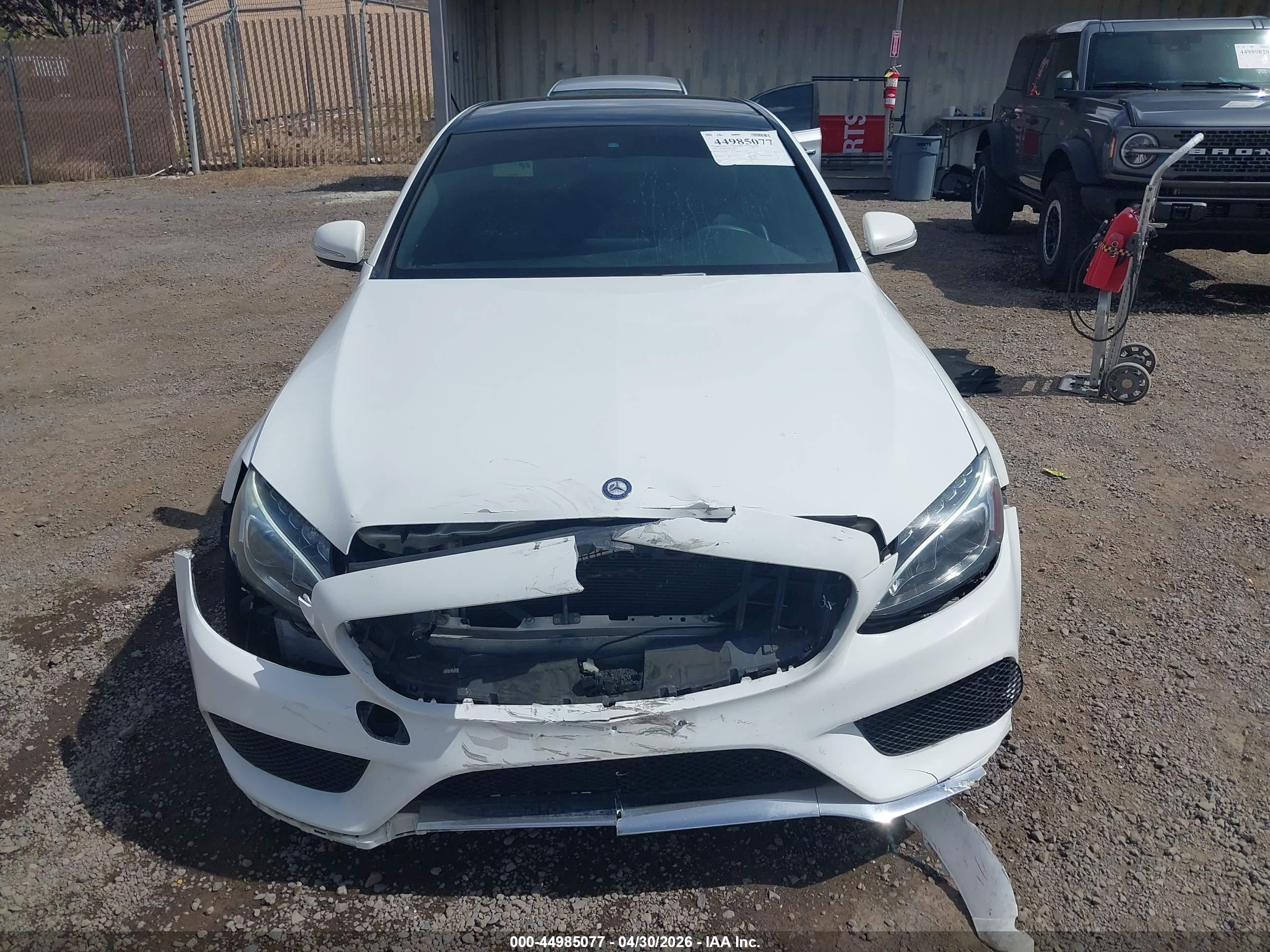 2015 Mercedes-benz C 300 Sport 4matic White vin: 55SWF4KB9FU032341