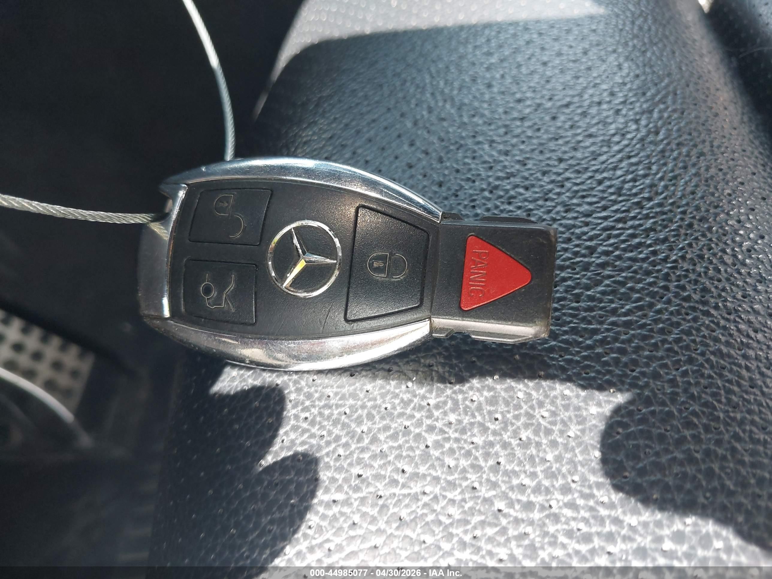 2015 Mercedes-benz C 300 Sport 4matic White vin: 55SWF4KB9FU032341