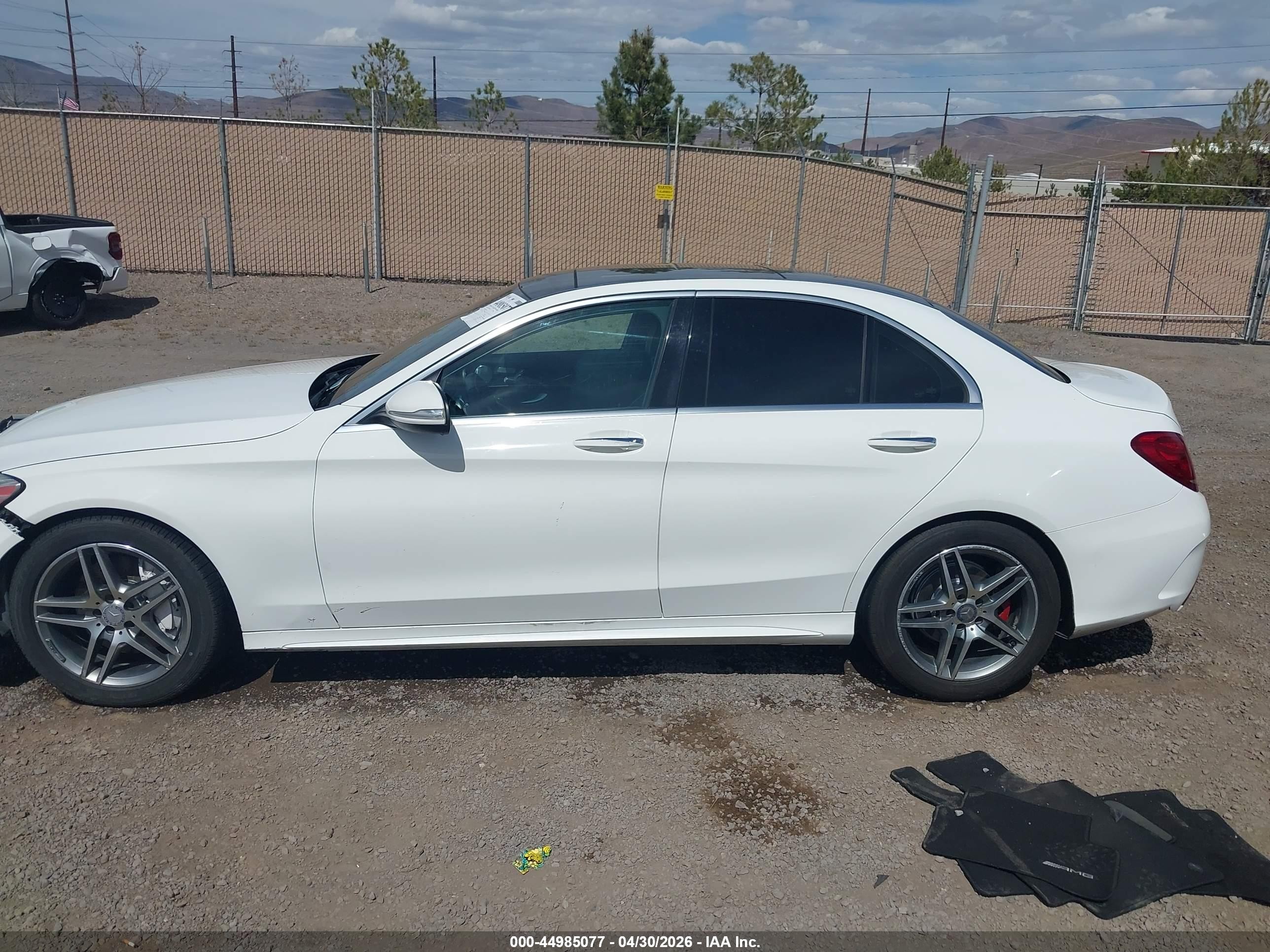 2015 Mercedes-benz C 300 Sport 4matic White vin: 55SWF4KB9FU032341