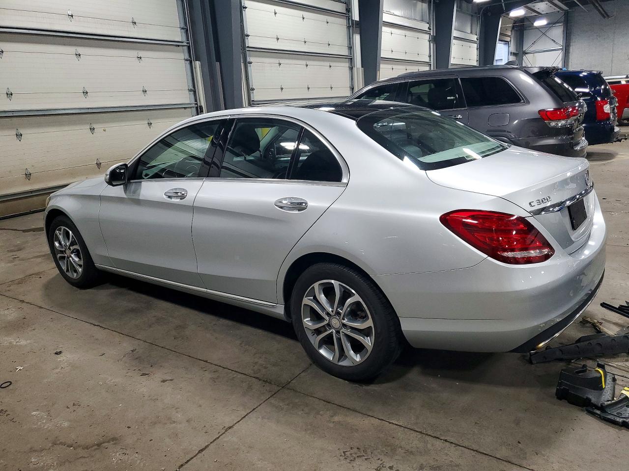 2015 Mercedes-benz C 300 4matic Silver vin: 55SWF4KB9FU037524
