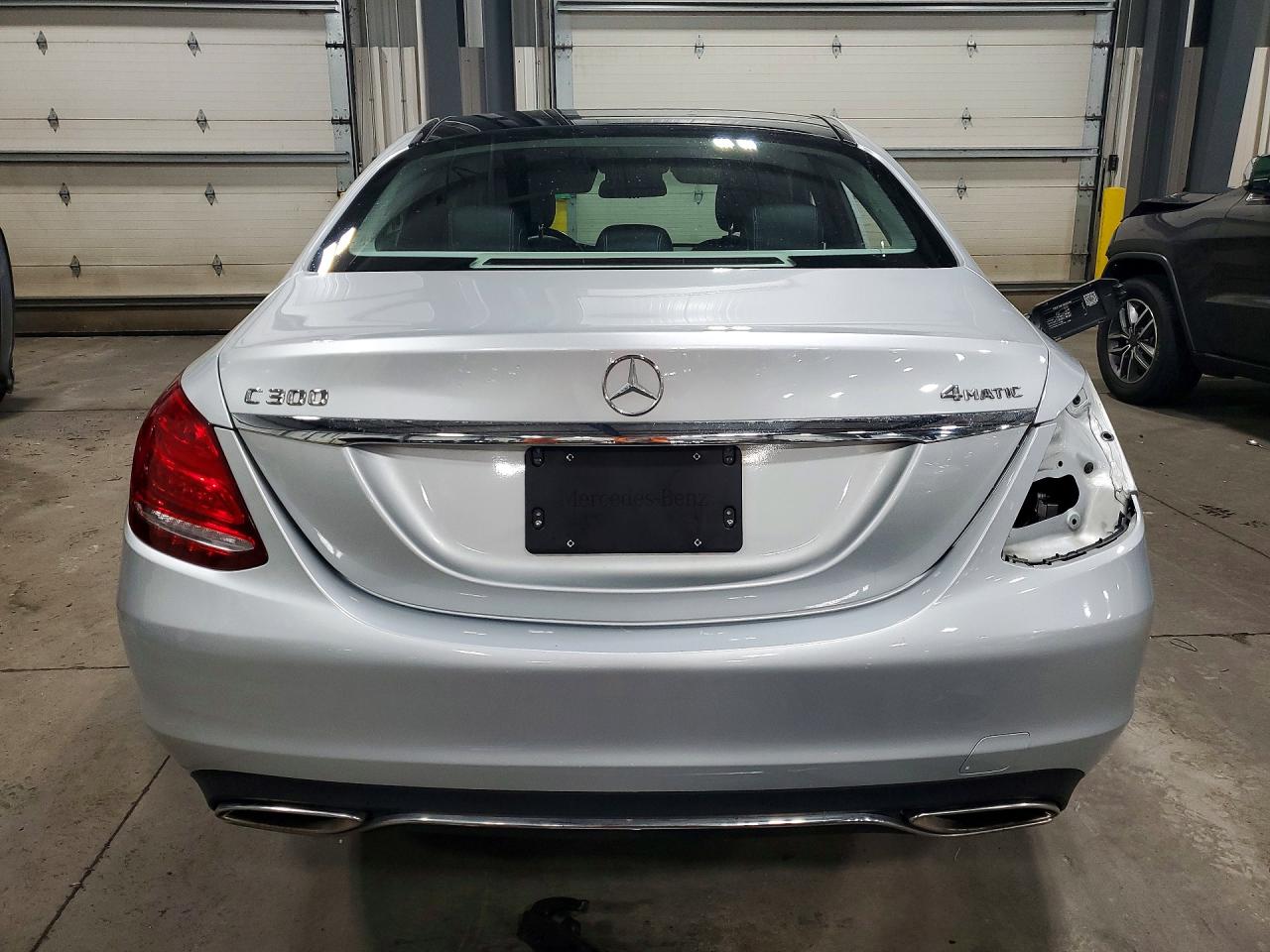 2015 Mercedes-benz C 300 4matic Silver vin: 55SWF4KB9FU037524