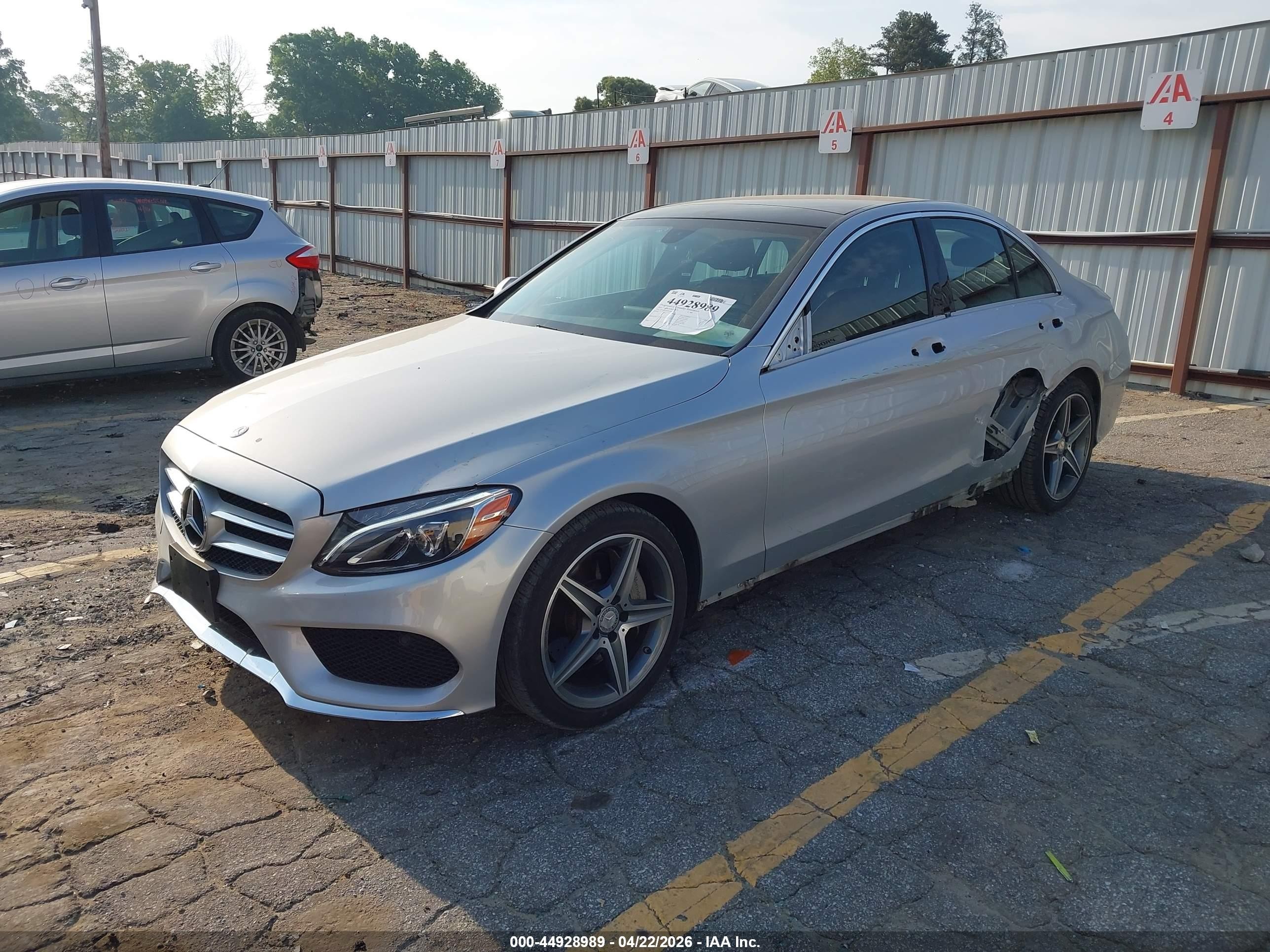 2015 Mercedes-benz C 300 Sport 4matic Silver vin: 55SWF4KB9FU058275