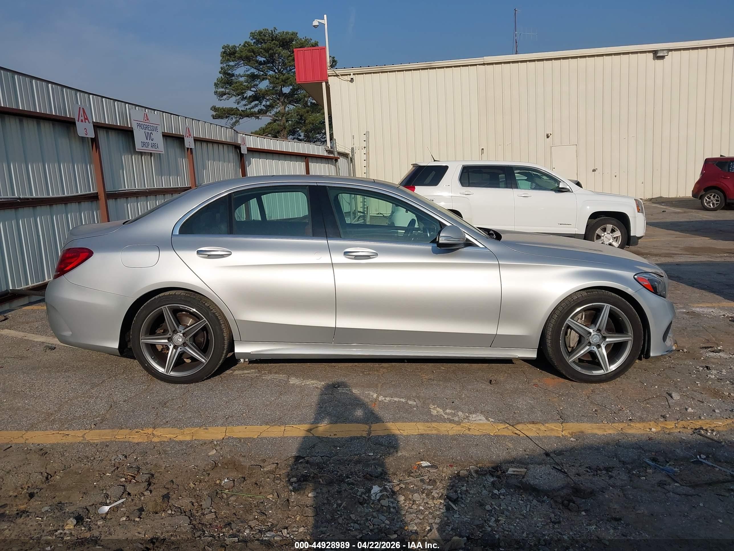 2015 Mercedes-benz C 300 Sport 4matic Silver vin: 55SWF4KB9FU058275